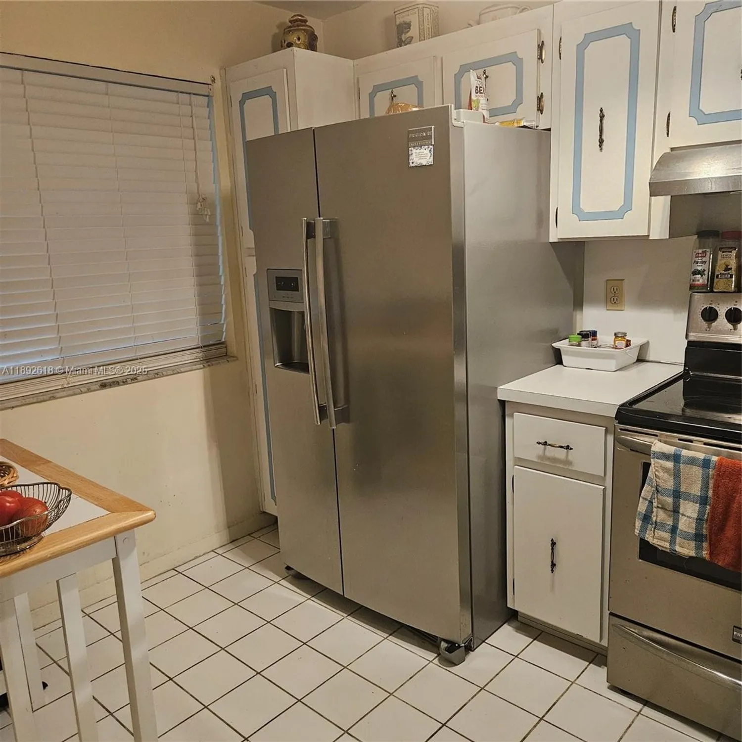 Property Slideshow image 2 of 15 | 3571 inverrary dr 409, Lauderhill, FL, 33319
