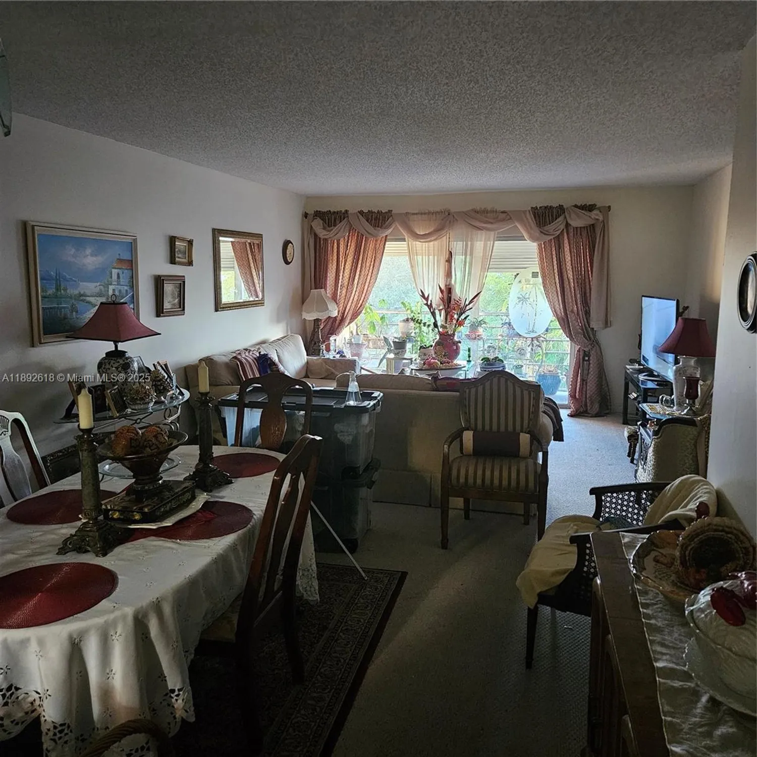 Property Slideshow image 9 of 15 | 3571 inverrary dr 409, Lauderhill, FL, 33319