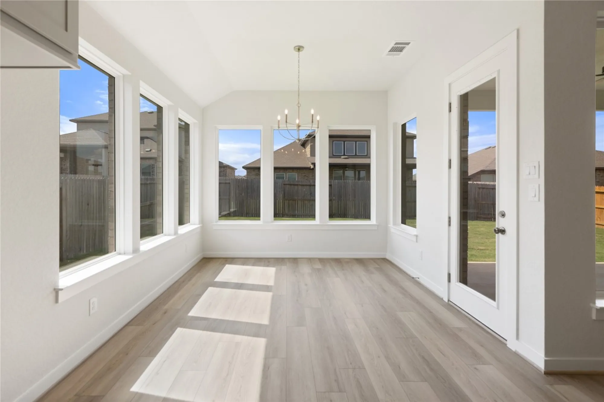 Property Slideshow image 18 of 27 | 609 borchers blvd, New Braunfels, TX, 78132