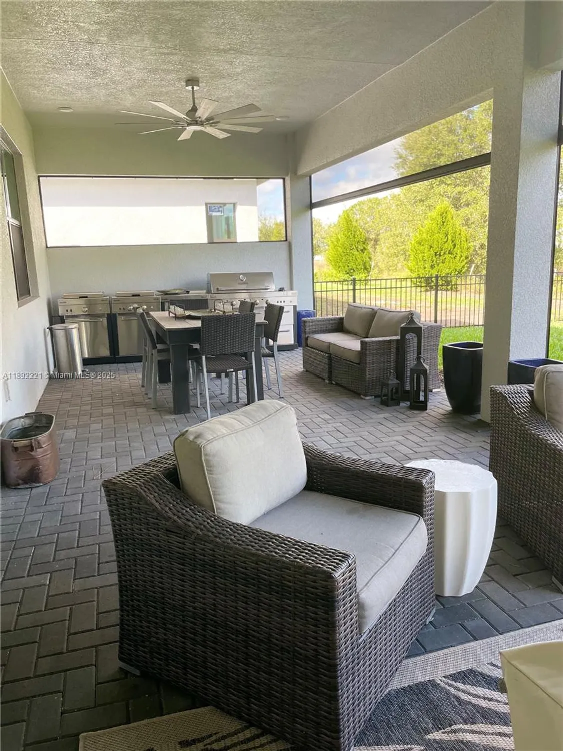 Property Slideshow image 14 of 15 | 4960 surfside cir, Bradenton, FL, 34211