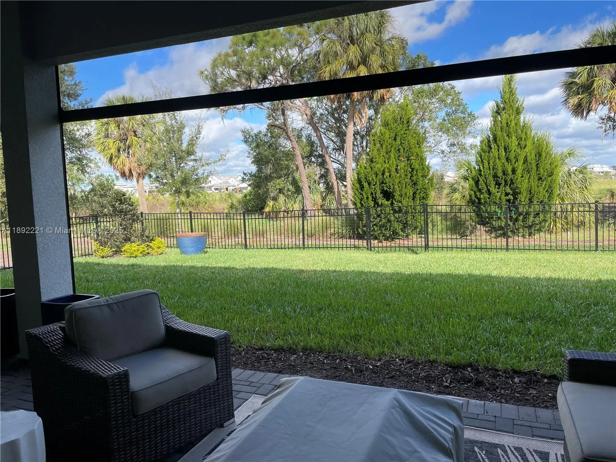 Property Slideshow image 15 of 15 | 4960 surfside cir, Bradenton, FL, 34211