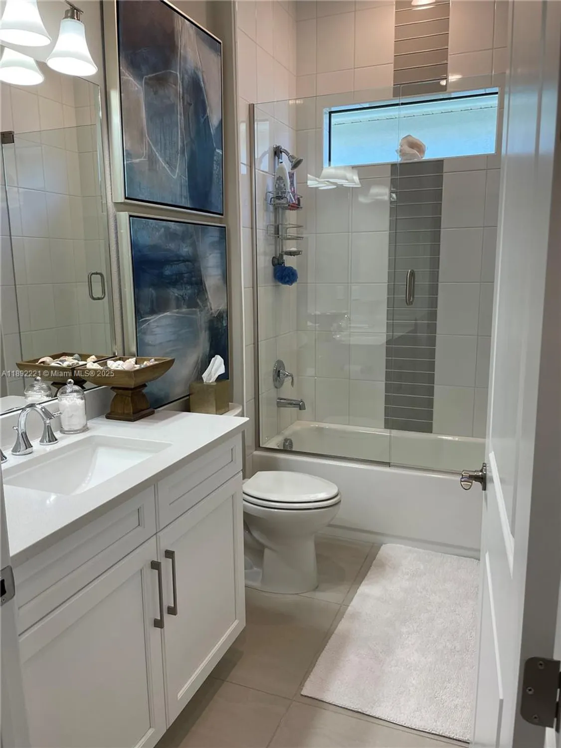 Property Slideshow image 12 of 15 | 4960 surfside cir, Bradenton, FL, 34211