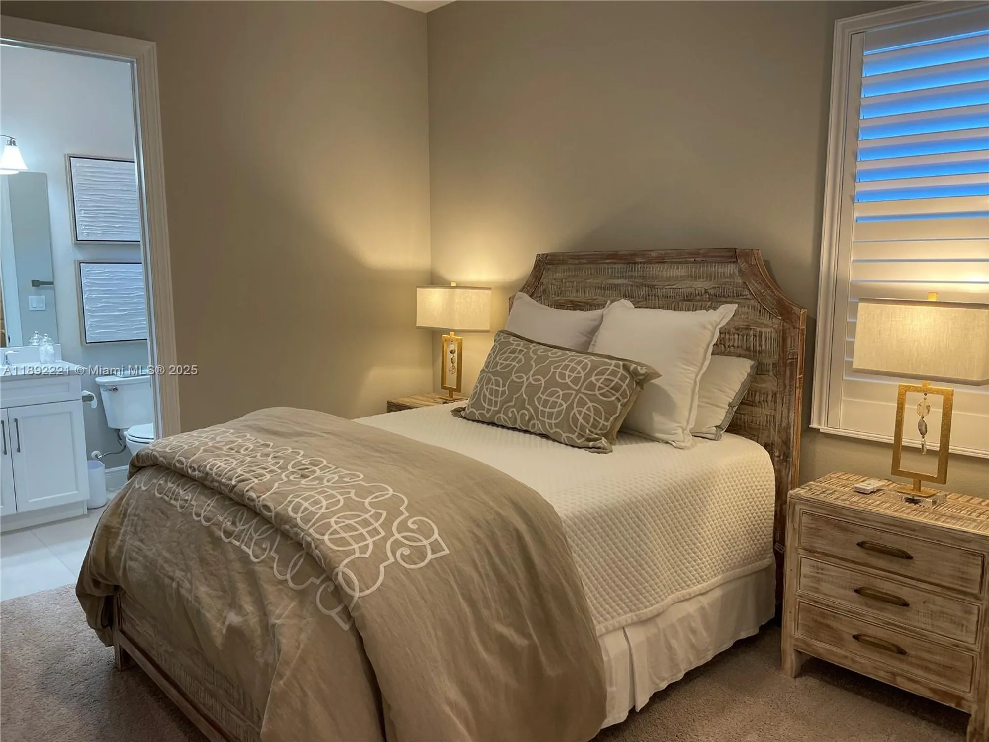 Property Slideshow image 9 of 15 | 4960 surfside cir, Bradenton, FL, 34211