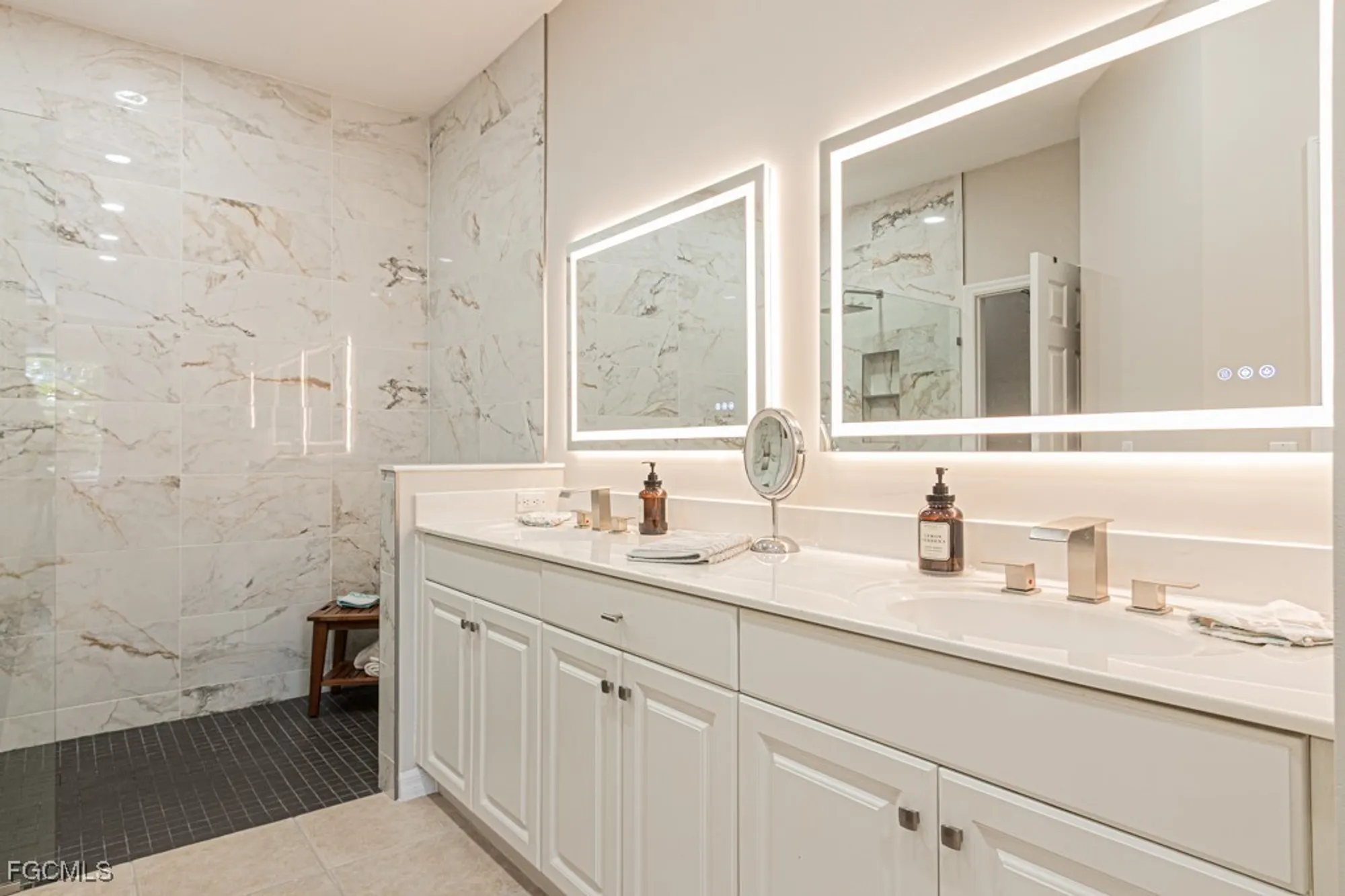 Property Slideshow image 14 of 36 | 10553 avila cir, Fort Myers, FL, 33913