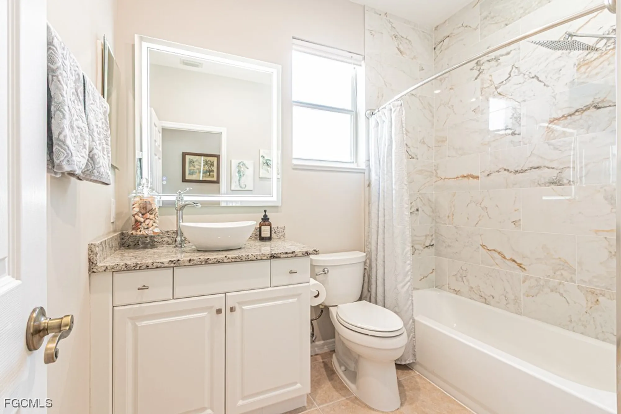 Property Slideshow image 21 of 36 | 10553 avila cir, Fort Myers, FL, 33913