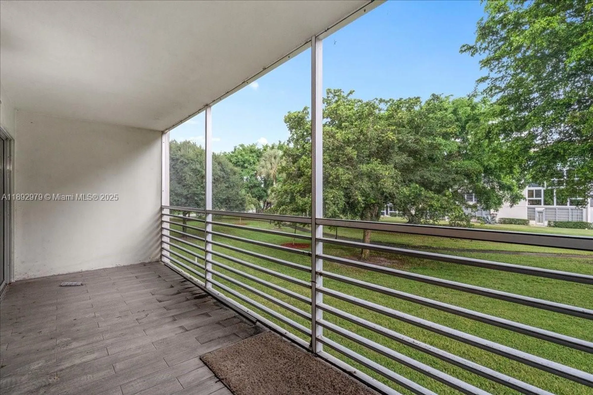 Property Slideshow image 15 of 23 | 2303 lucaya ln e2, Coconut Creek, FL, 33066