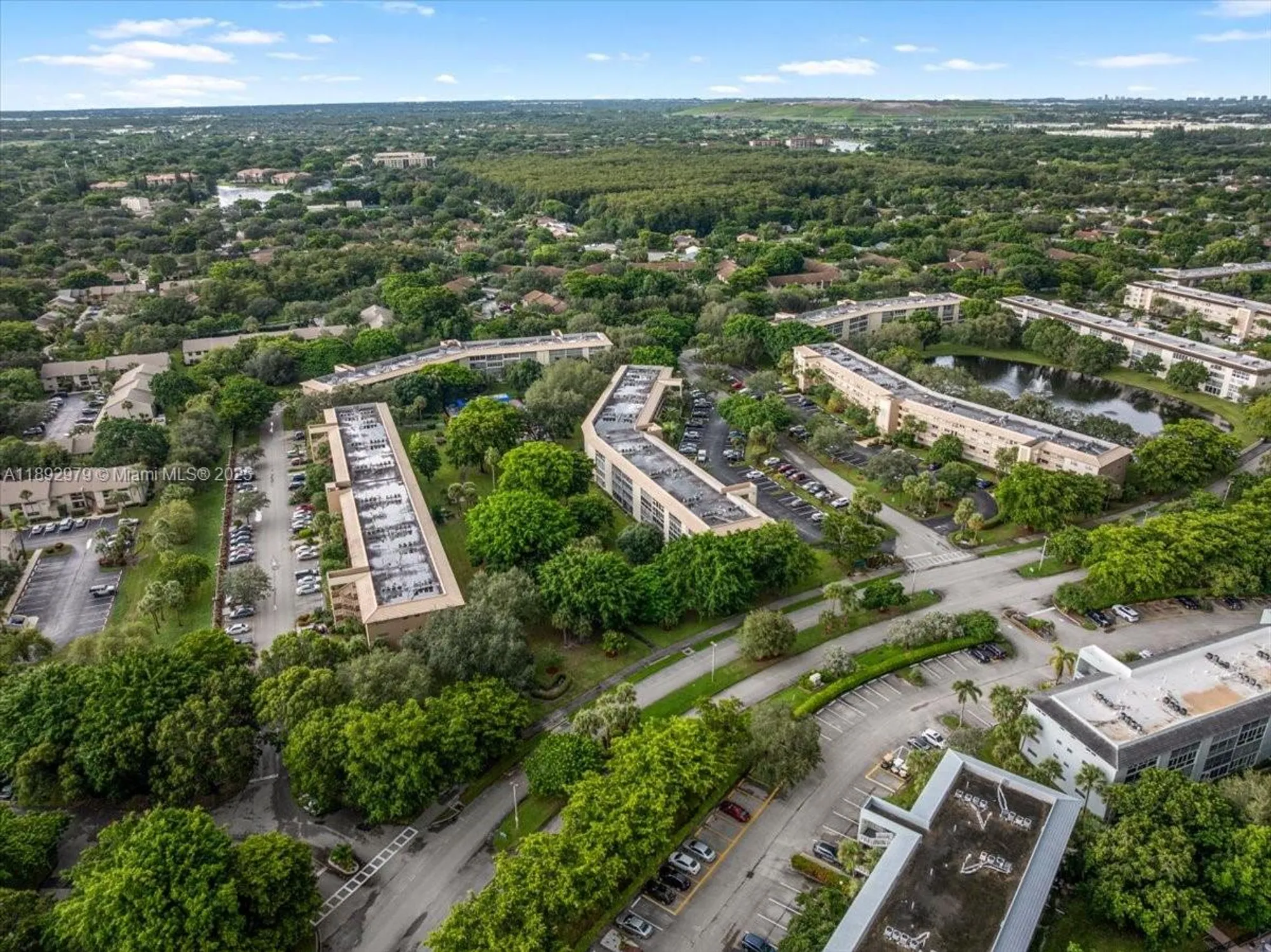 Property Slideshow image 18 of 23 | 2303 lucaya ln e2, Coconut Creek, FL, 33066