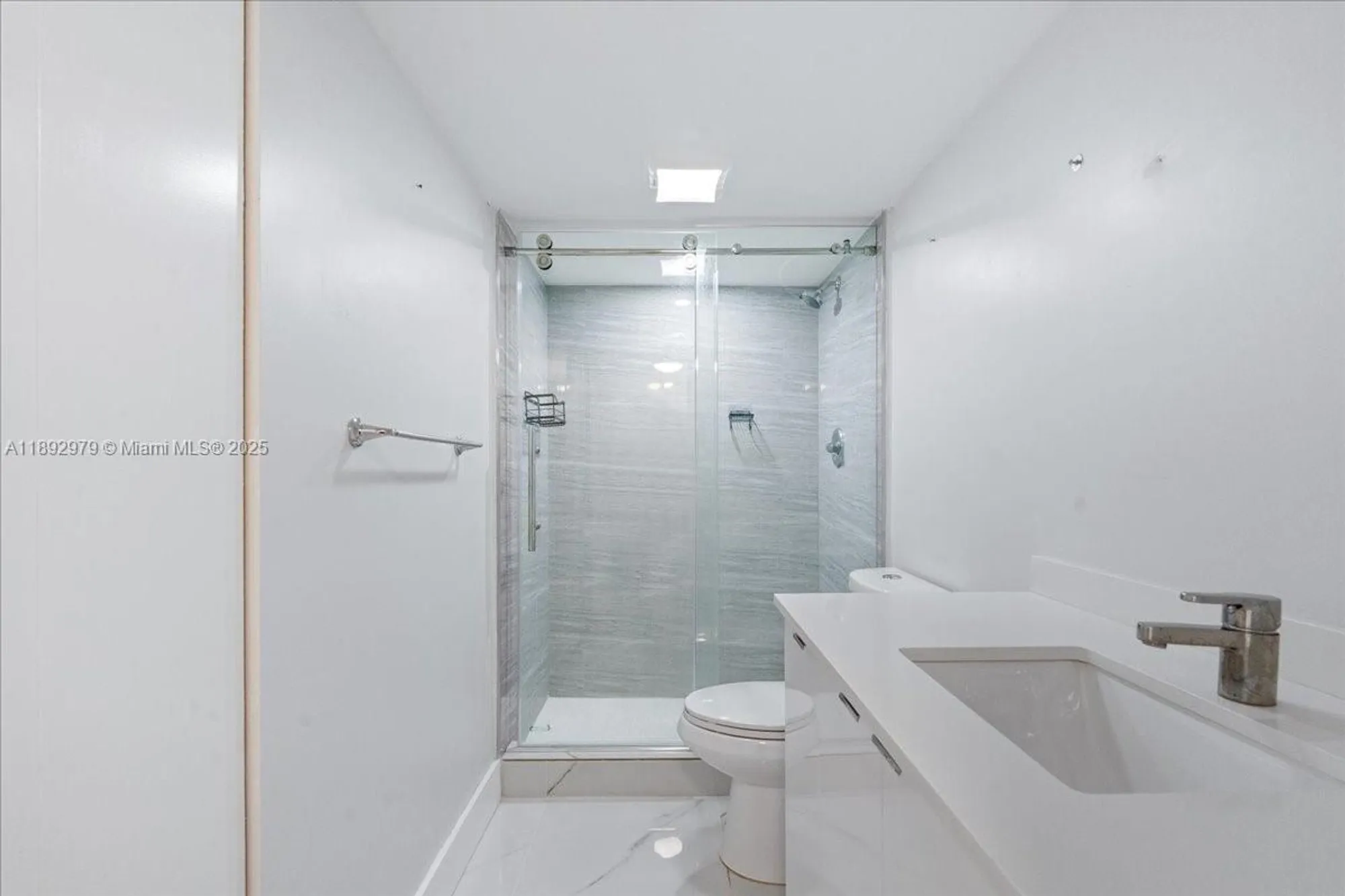 Property Slideshow image 12 of 23 | 2303 lucaya ln e2, Coconut Creek, FL, 33066