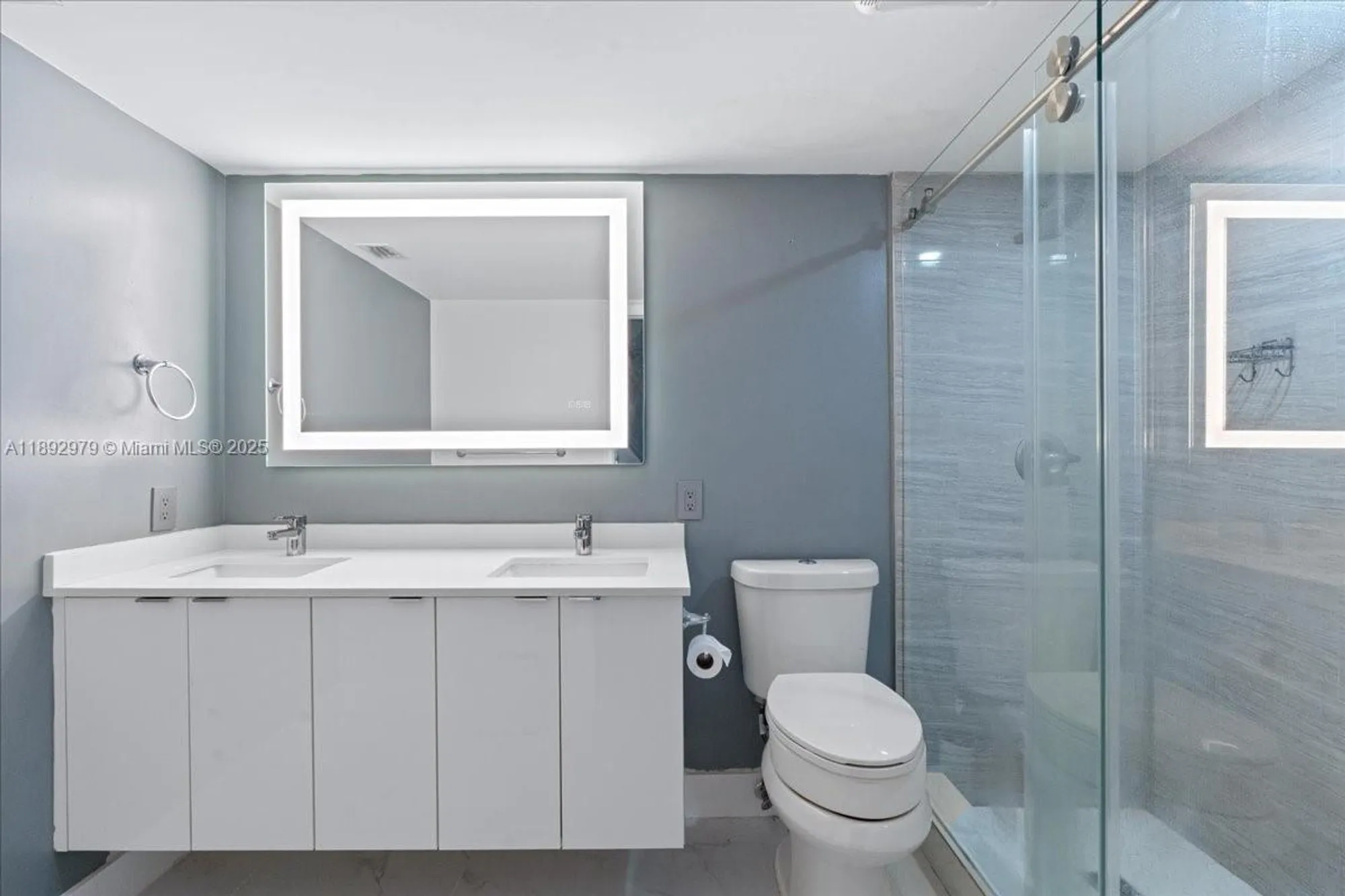 Property Slideshow image 13 of 23 | 2303 lucaya ln e2, Coconut Creek, FL, 33066