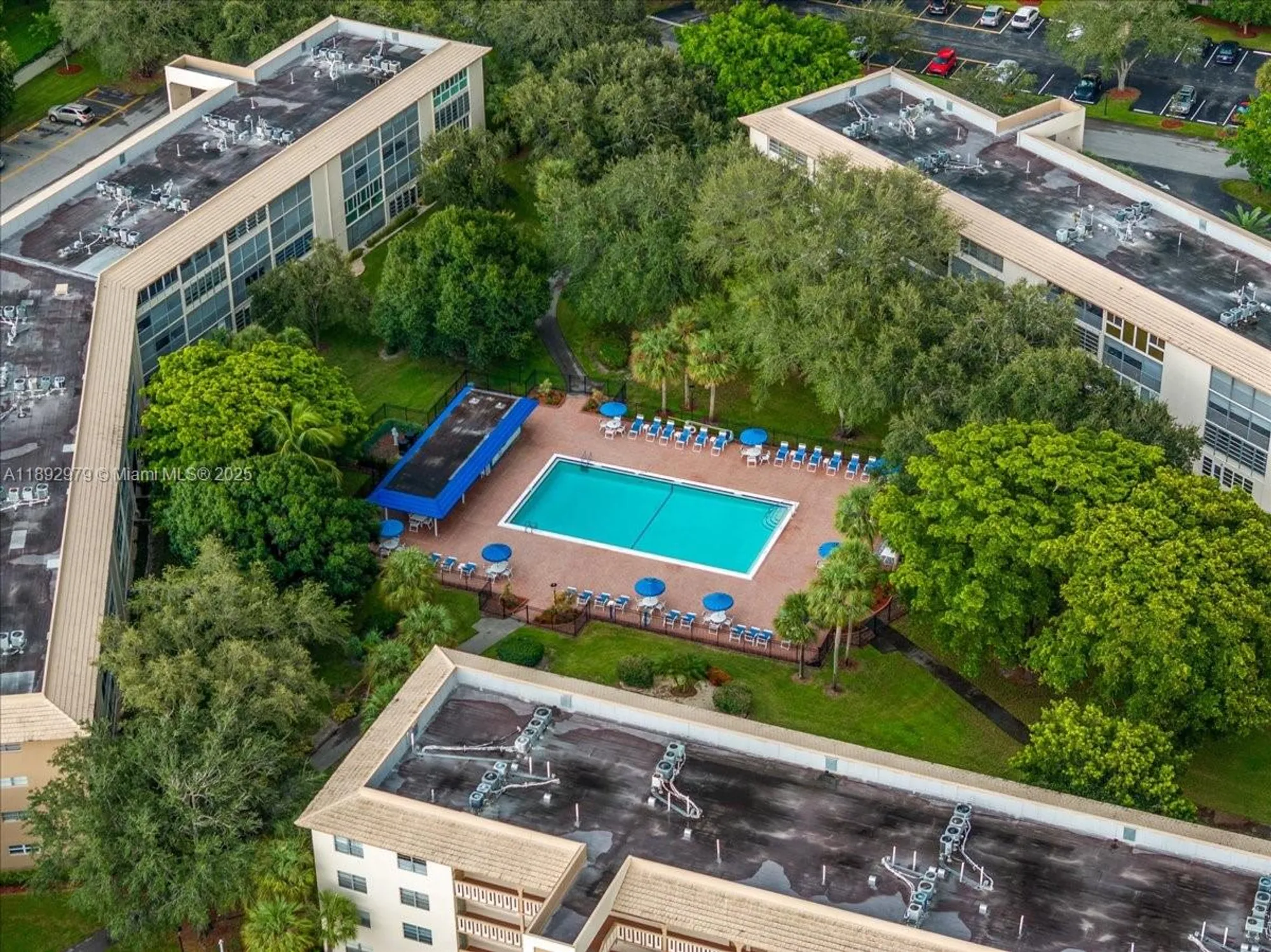 Property Slideshow image 20 of 23 | 2303 lucaya ln e2, Coconut Creek, FL, 33066