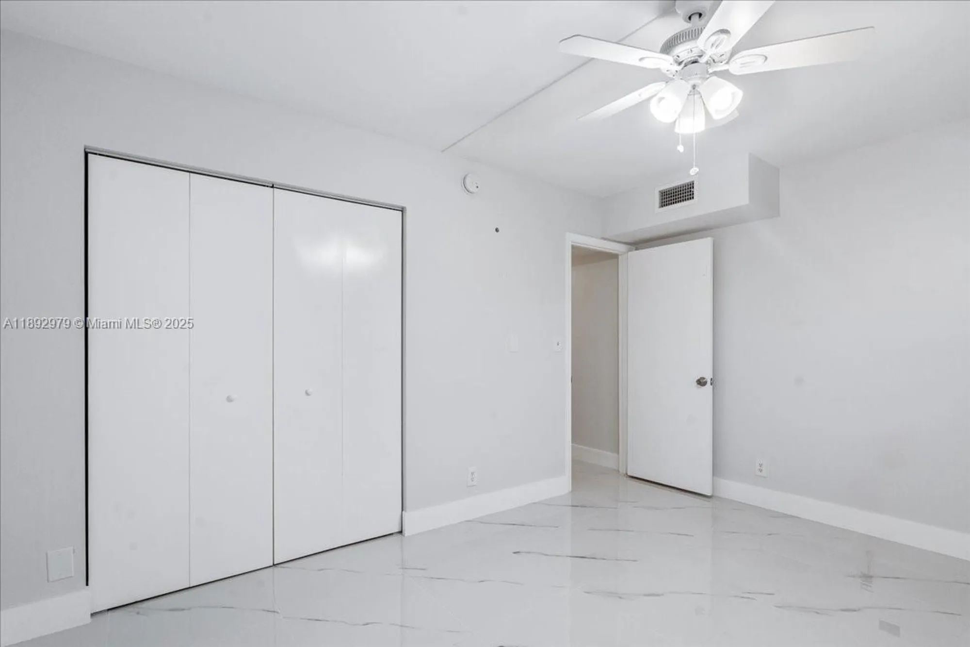 Property Slideshow image 9 of 23 | 2303 lucaya ln e2, Coconut Creek, FL, 33066