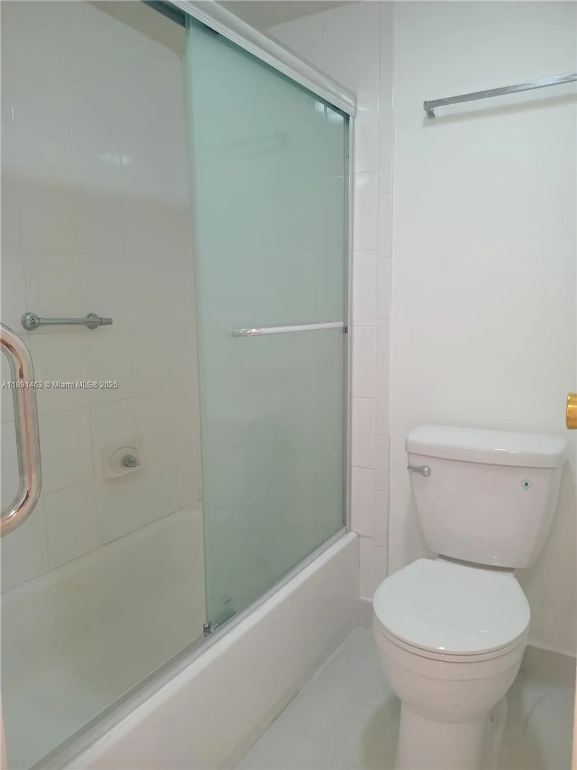 Property Slideshow image 15 of 21 | 20400 w country club dr apt 209, Aventura, FL, 33180