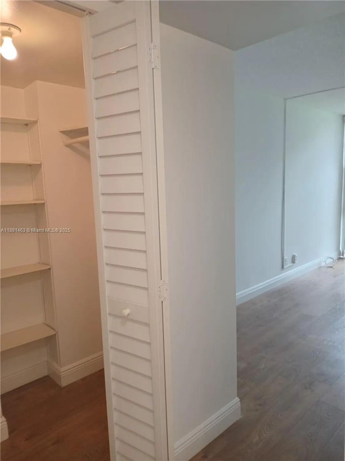 Property Slideshow image 17 of 21 | 20400 w country club dr apt 209, Aventura, FL, 33180