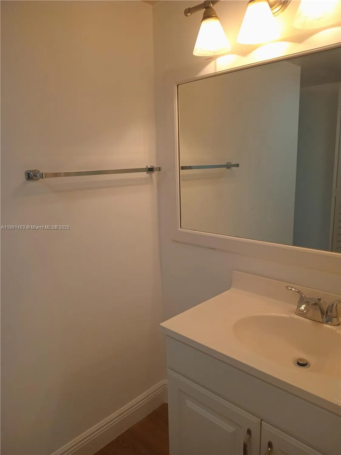 Property Slideshow image 18 of 21 | 20400 w country club dr apt 209, Aventura, FL, 33180