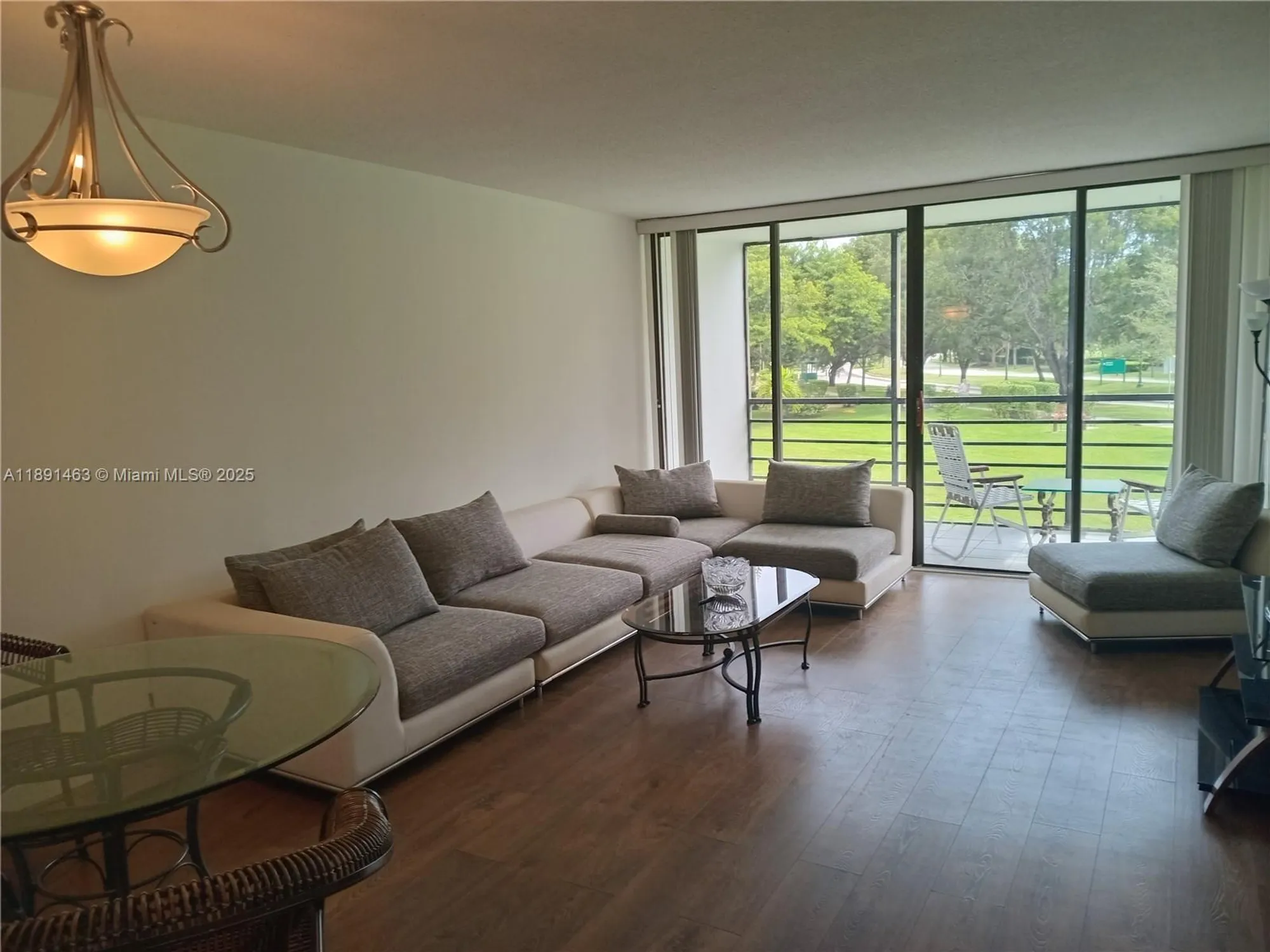 Property Slideshow image 11 of 21 | 20400 w country club dr apt 209, Aventura, FL, 33180