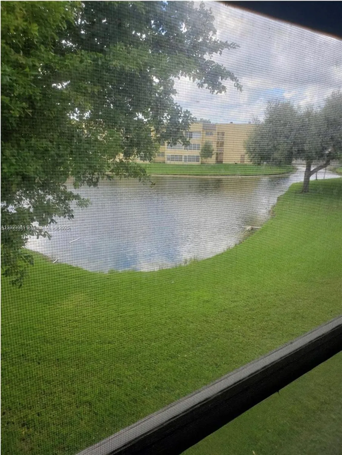 Property Slideshow image 6 of 17 | 6150 nw 62nd st 308, Tamarac, FL, 33319