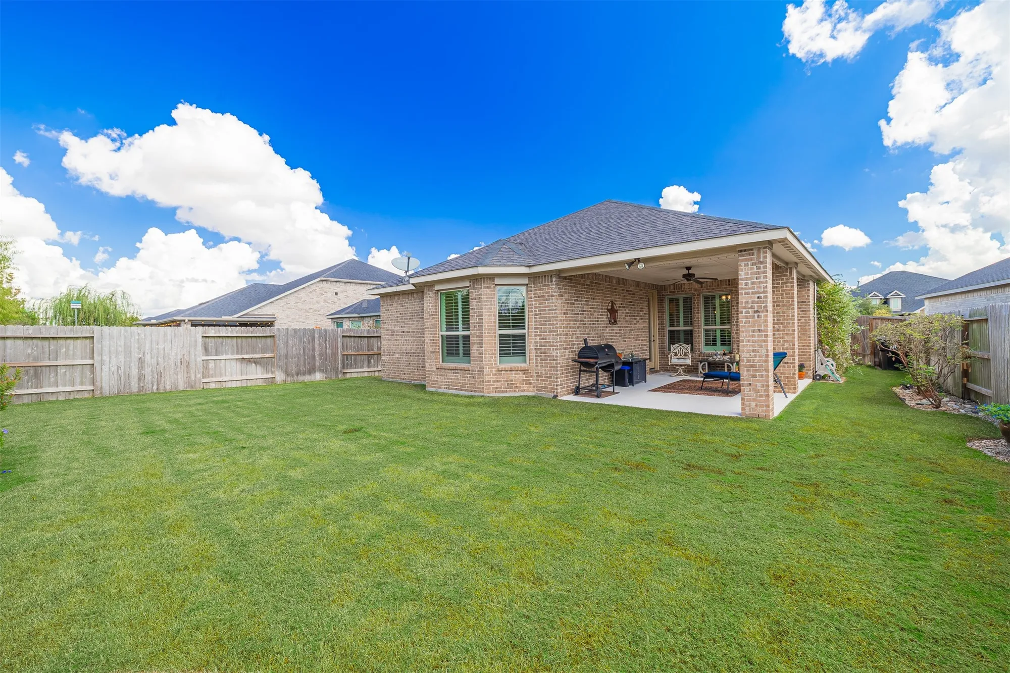 Property Slideshow image 16 of 20 | 5910 pedernales bend ln, Fulshear, TX, 77441