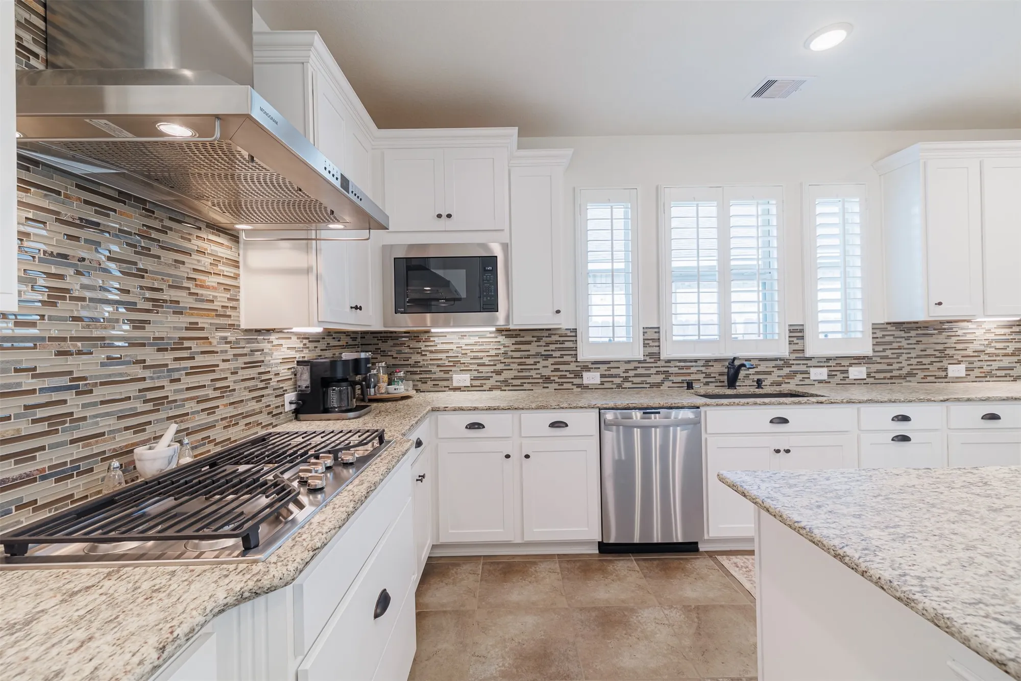 Property Slideshow image 10 of 20 | 5910 pedernales bend ln, Fulshear, TX, 77441