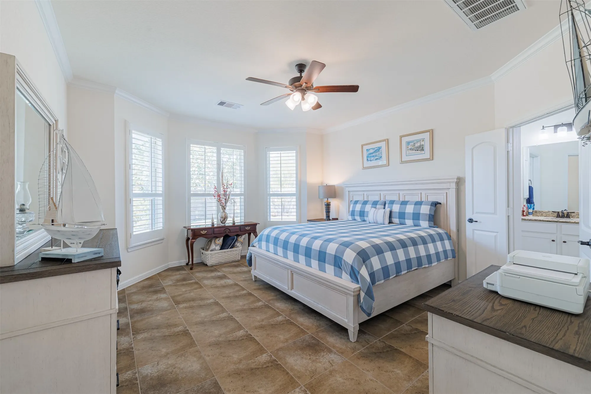 Property Slideshow image 11 of 20 | 5910 pedernales bend ln, Fulshear, TX, 77441