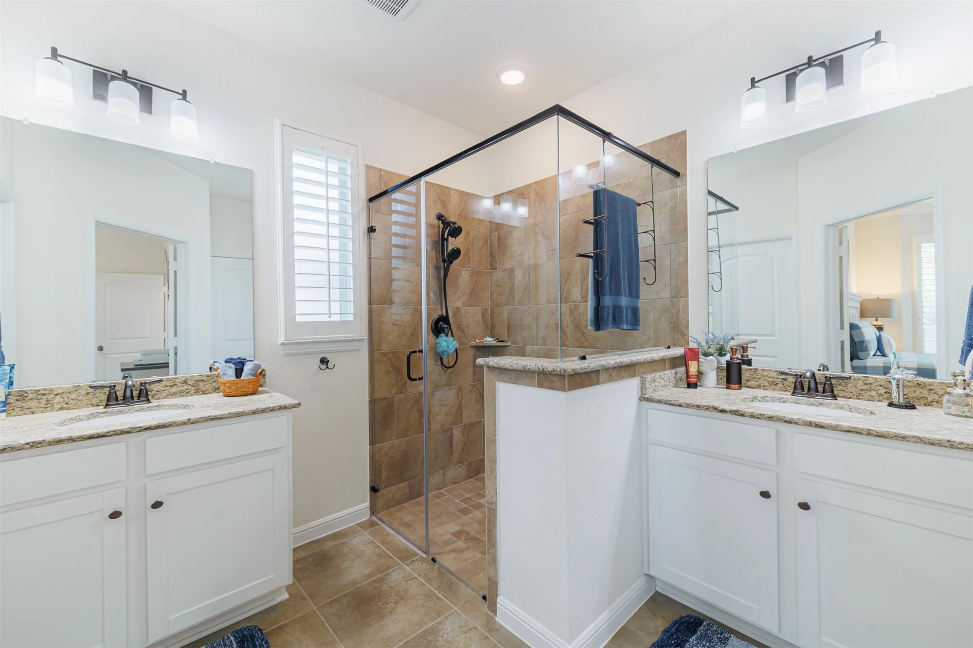 Property Slideshow image 12 of 20 | 5910 pedernales bend ln, Fulshear, TX, 77441