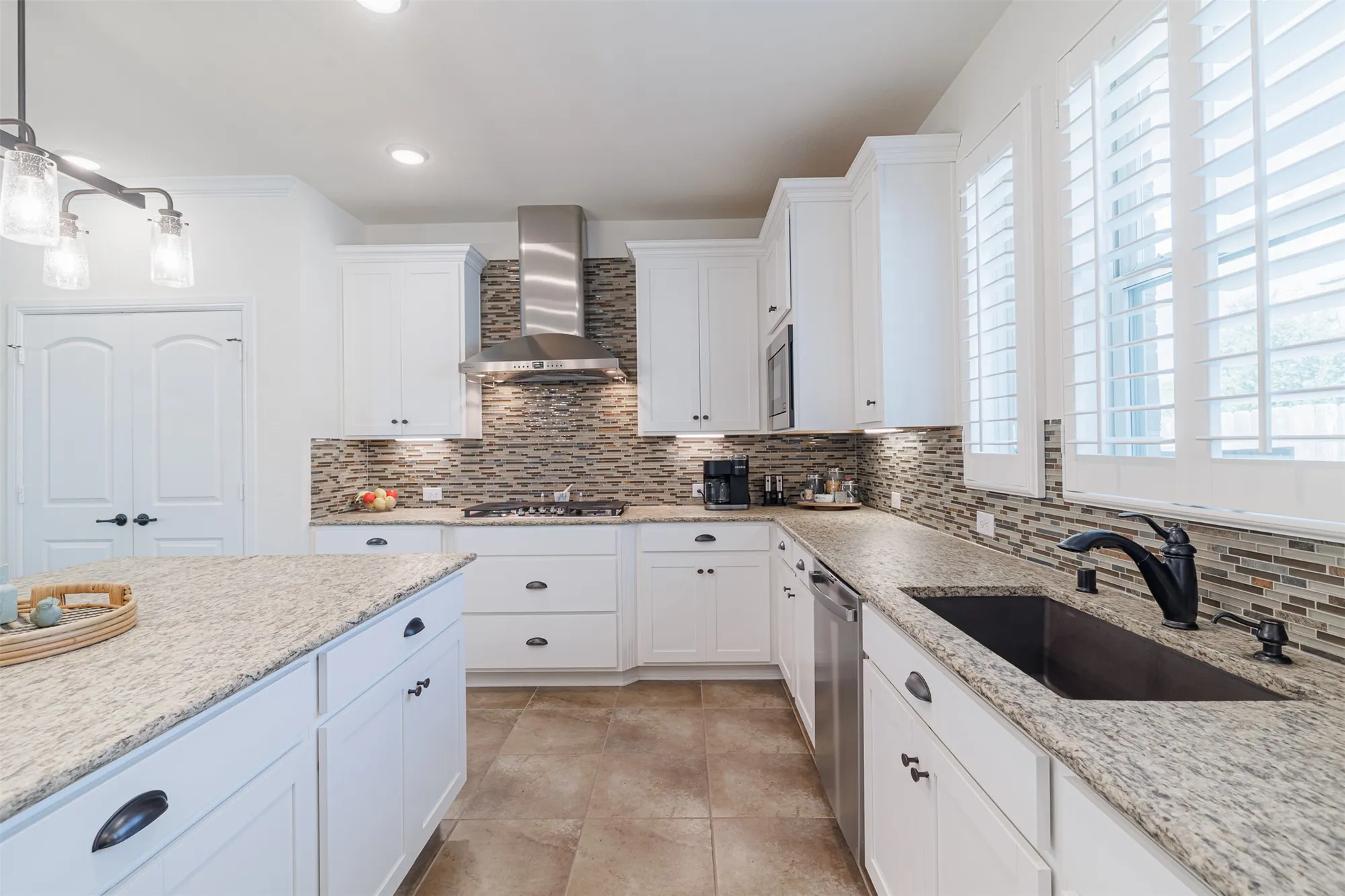 Property Slideshow image 9 of 20 | 5910 pedernales bend ln, Fulshear, TX, 77441