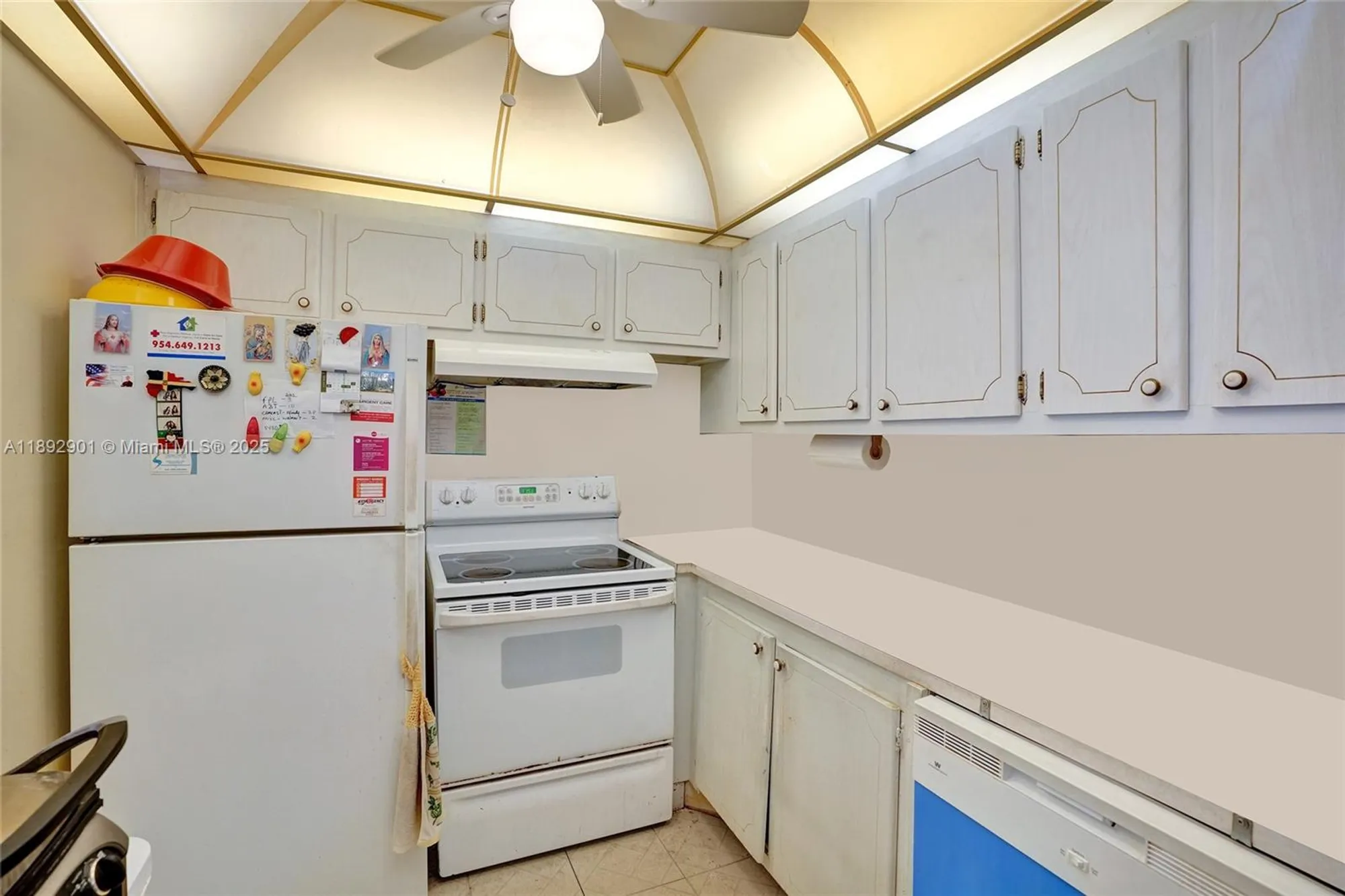 Property Slideshow image 7 of 28 | 122 oakridge i # 122, Deerfield Beach, FL, 33442