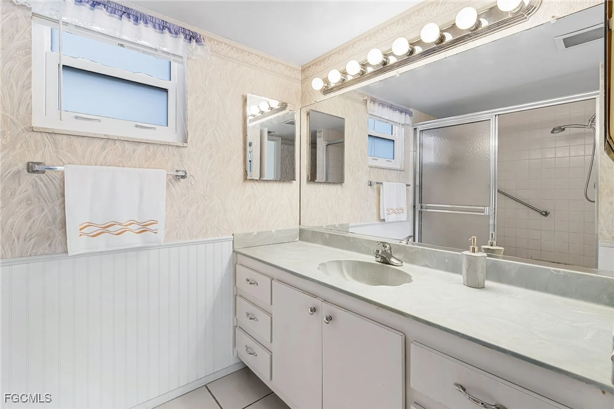 Property Slideshow image 14 of 32 | 1700 pine valley dr 211, Fort Myers, FL, 33907