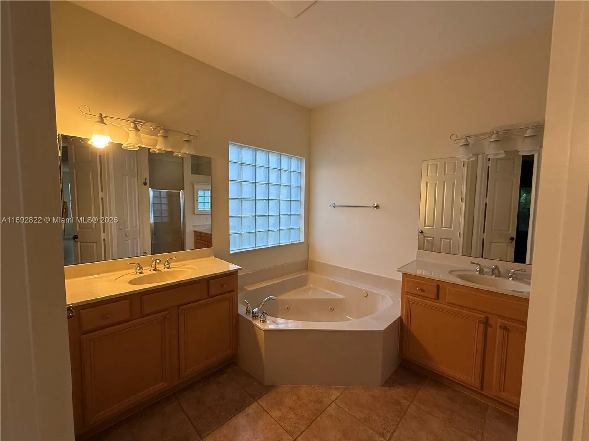 Property Slideshow image 6 of 29 | 6683 southport dr, Boynton Beach, FL, 33472