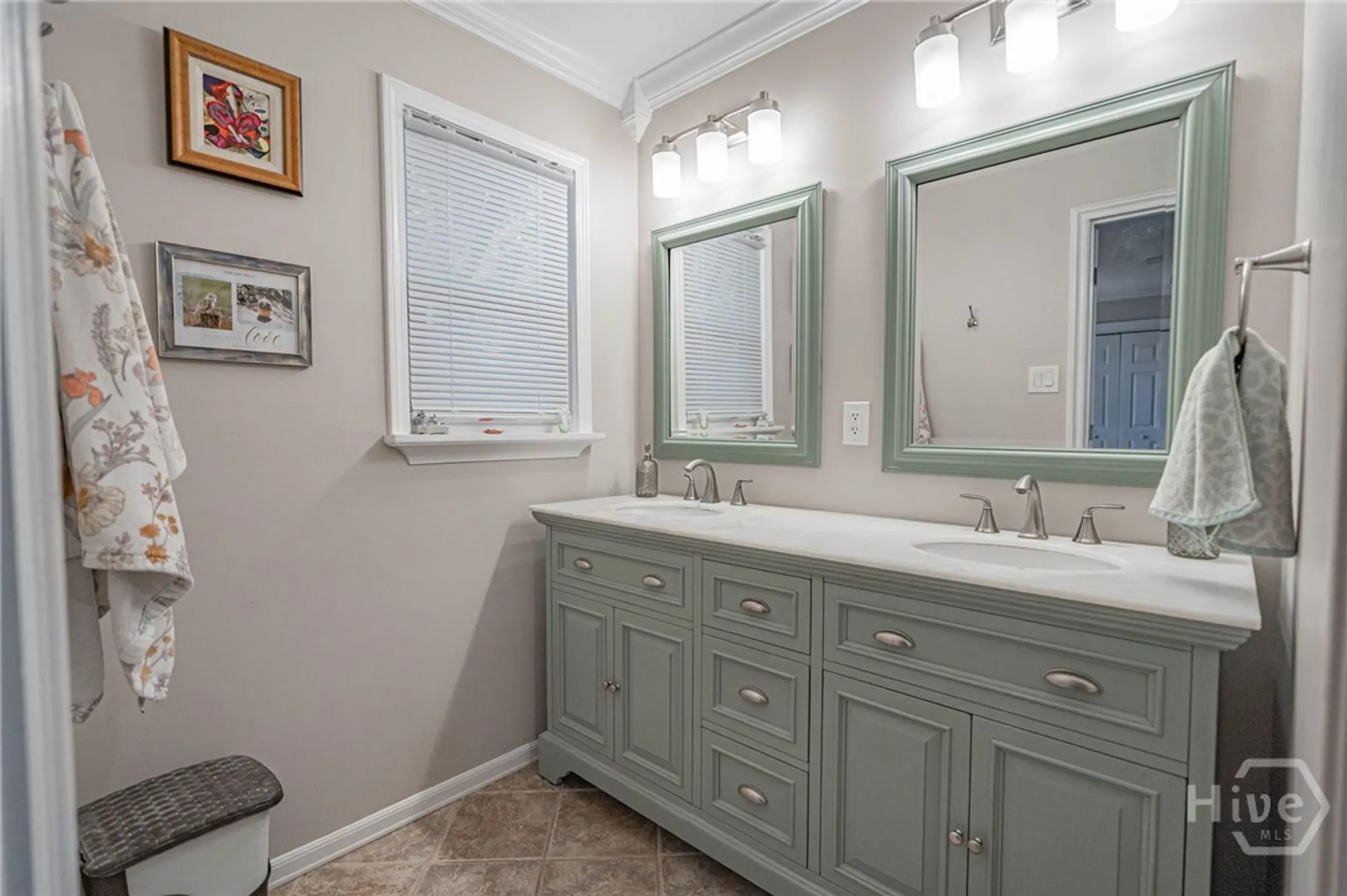 Property Slideshow image 19 of 38 | 4 tomochichi ln, Savannah, GA, 31411