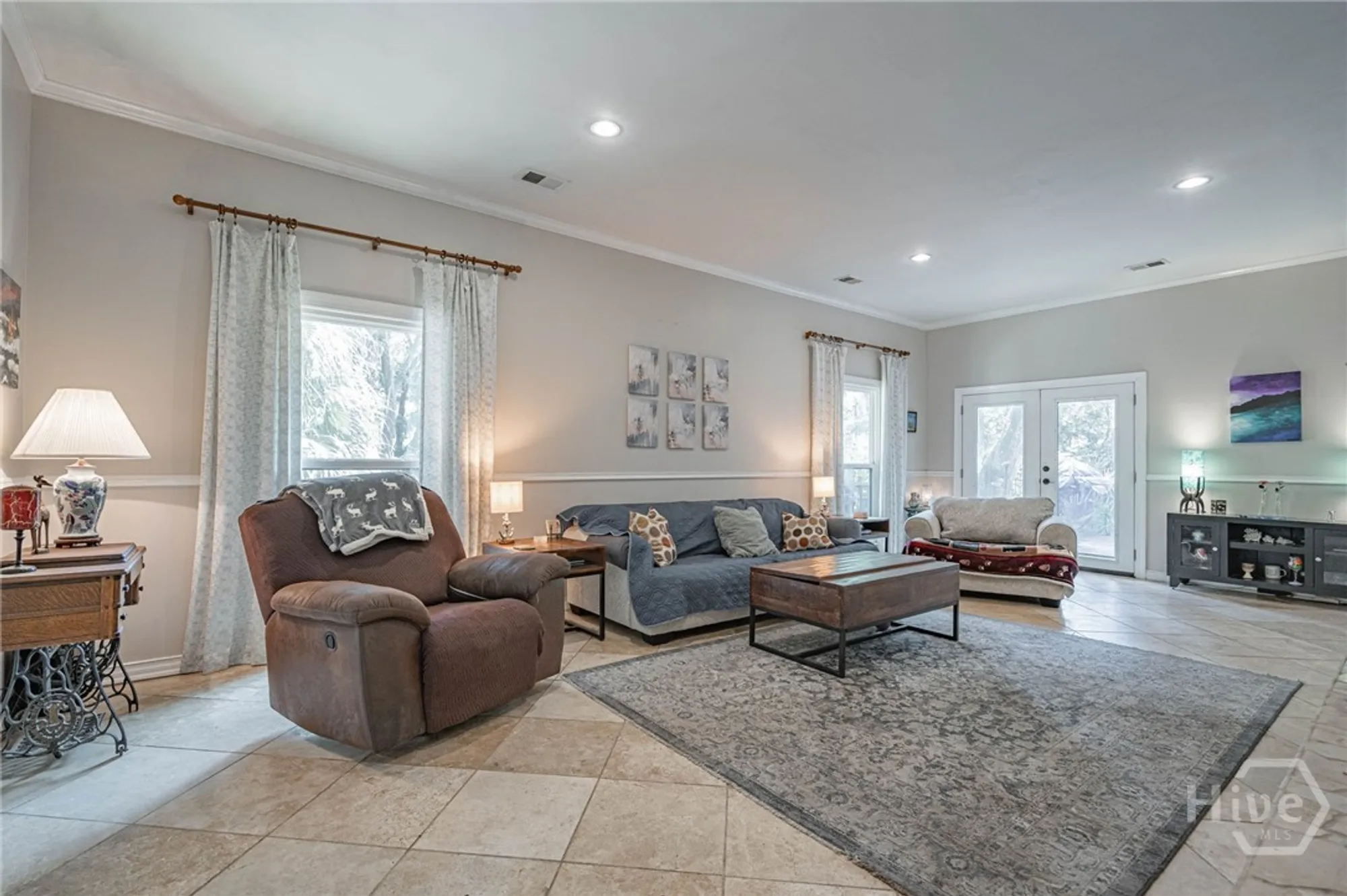 Property Slideshow image 10 of 38 | 4 tomochichi ln, Savannah, GA, 31411