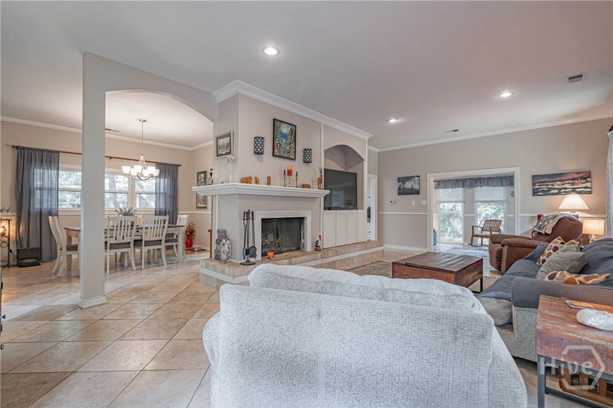 Property Slideshow image 7 of 38 | 4 tomochichi ln, Savannah, GA, 31411