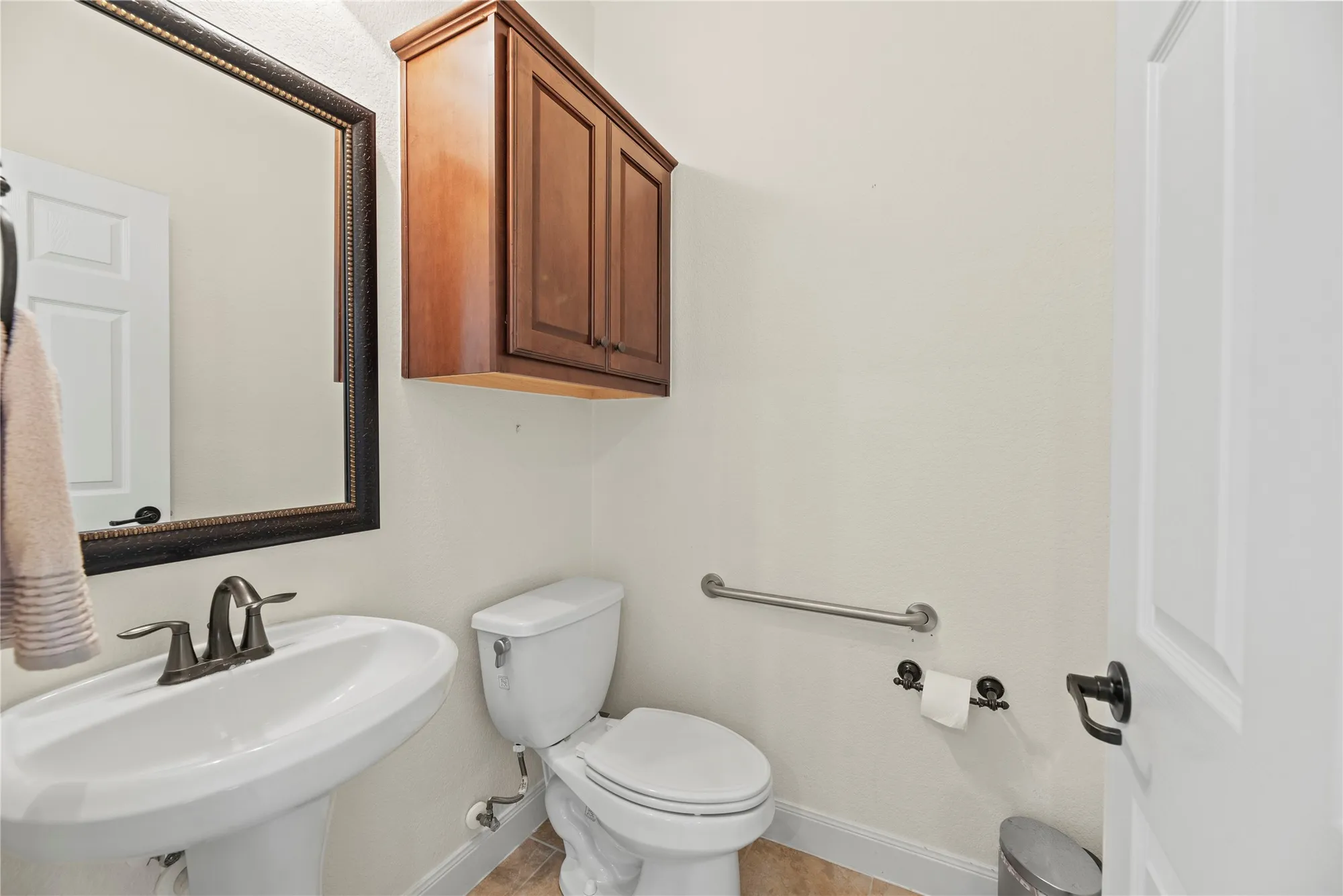 Property Slideshow image 20 of 30 | 9218 e canyon lake springs dr, Cypress, TX, 77433