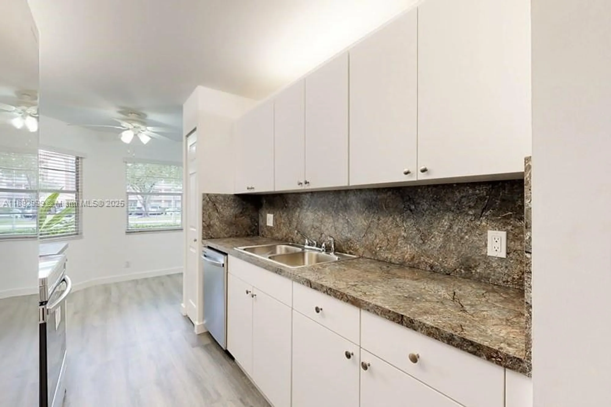 Property Slideshow image 9 of 44 | 1251 sw 125th ave 102t, Pembroke Pines, FL, 33027