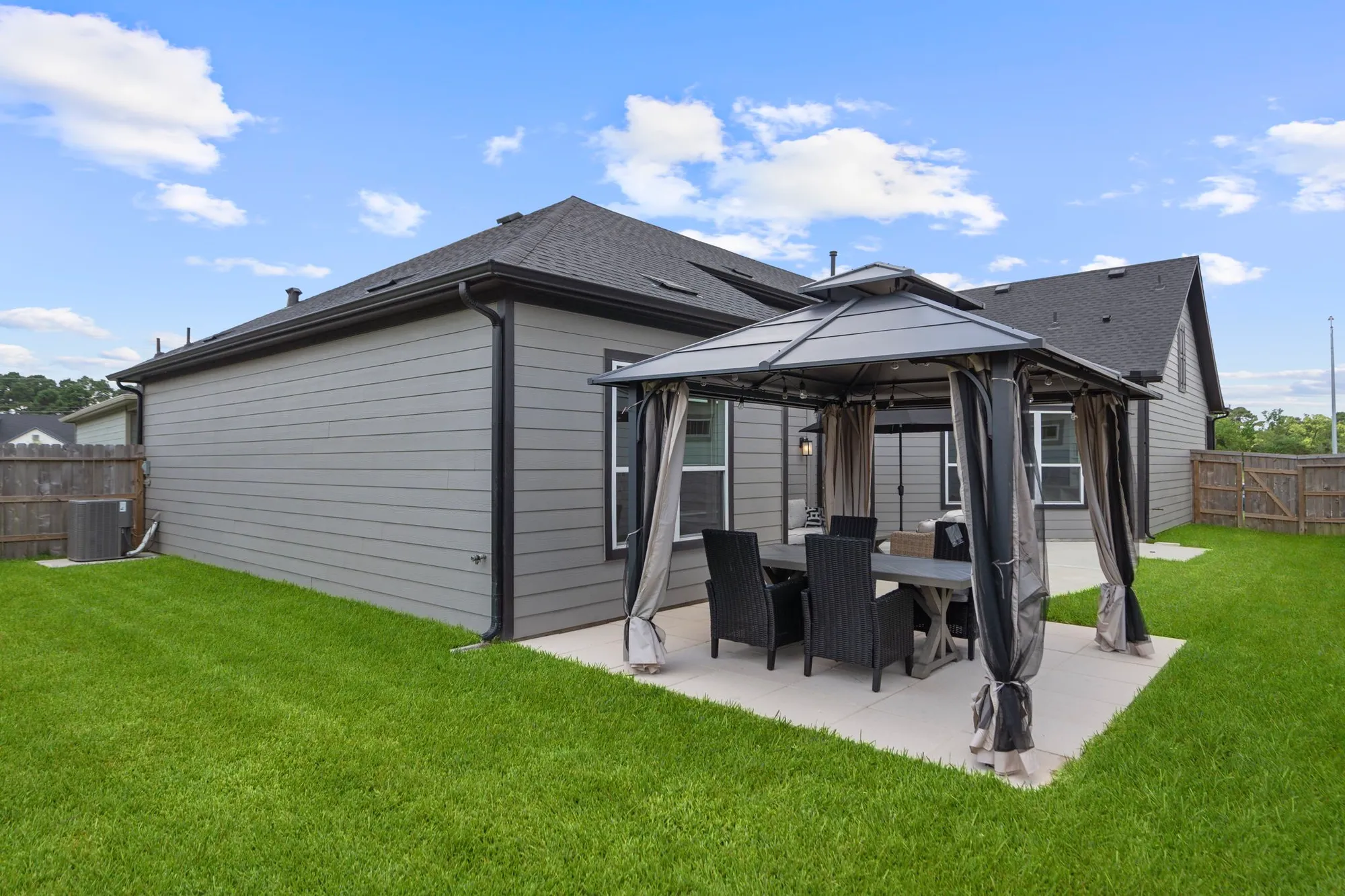 Property Slideshow image 12 of 22 | 1214 hidden oaks dr, Tomball, TX, 77375