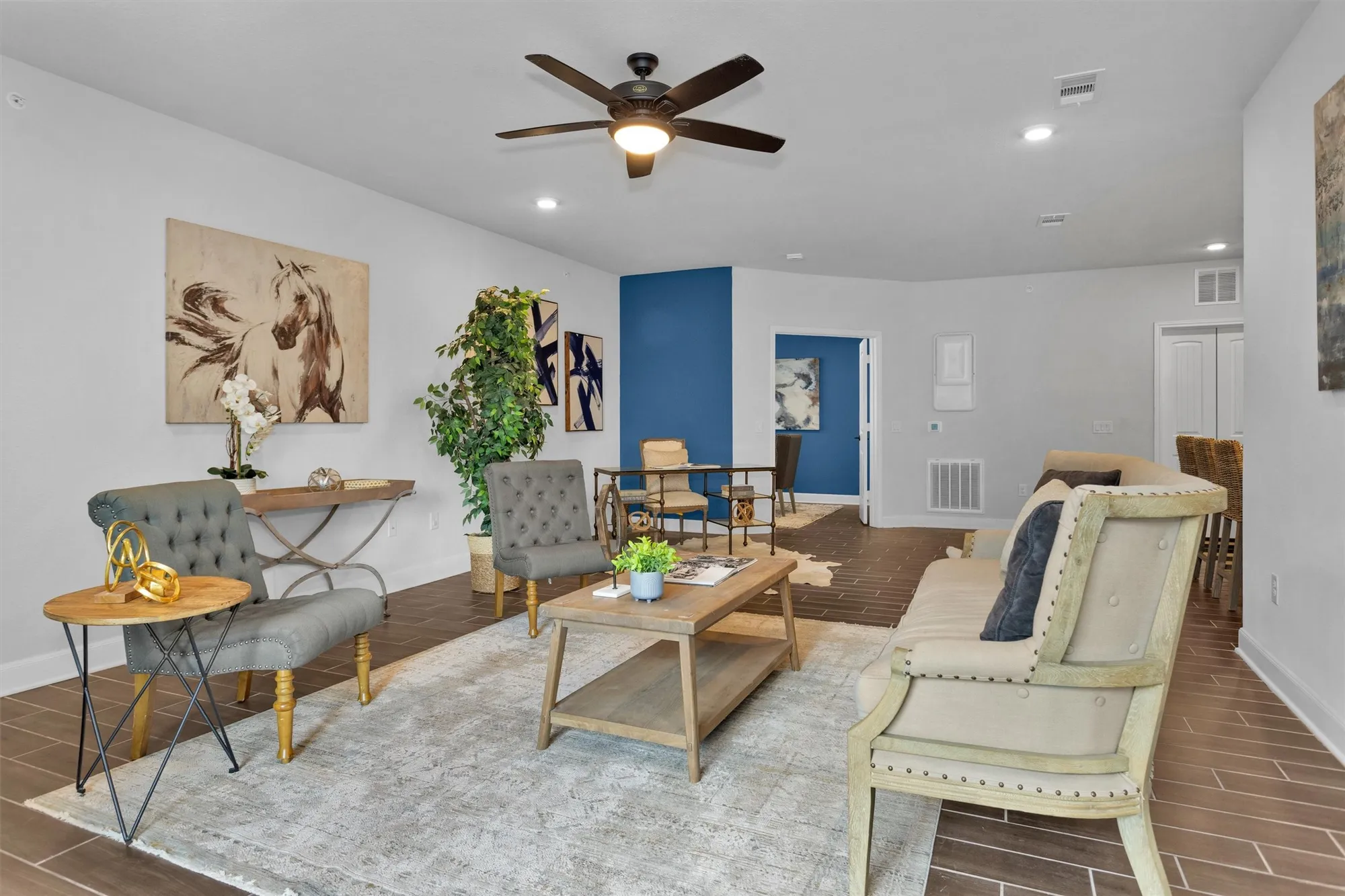 Property Slideshow image 14 of 37 | 6804 westview dr apt 2207, Houston, TX, 77055