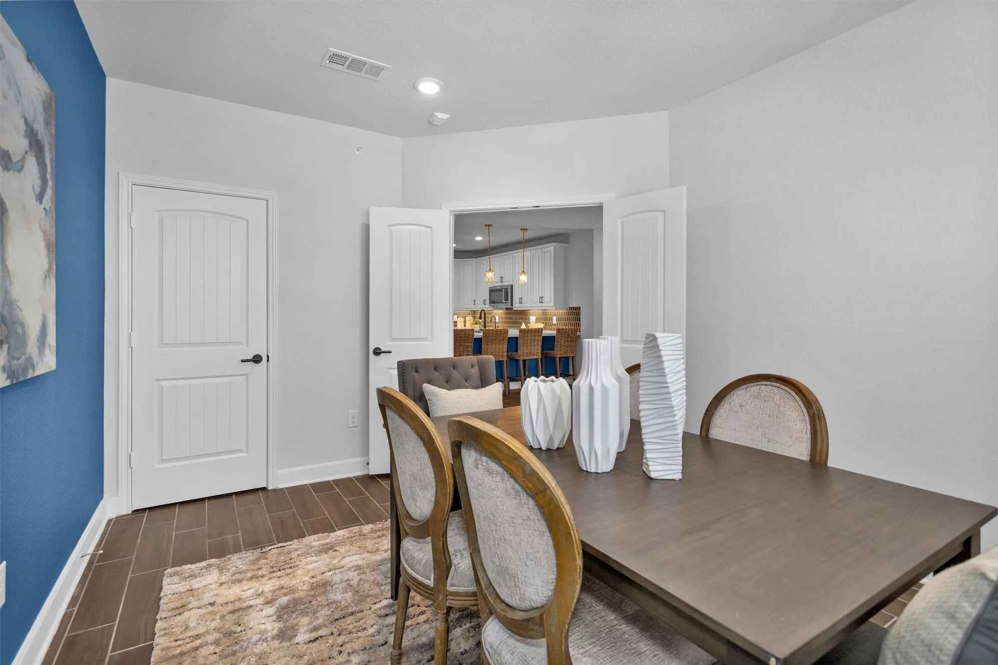 Property Slideshow image 17 of 37 | 6804 westview dr apt 2207, Houston, TX, 77055
