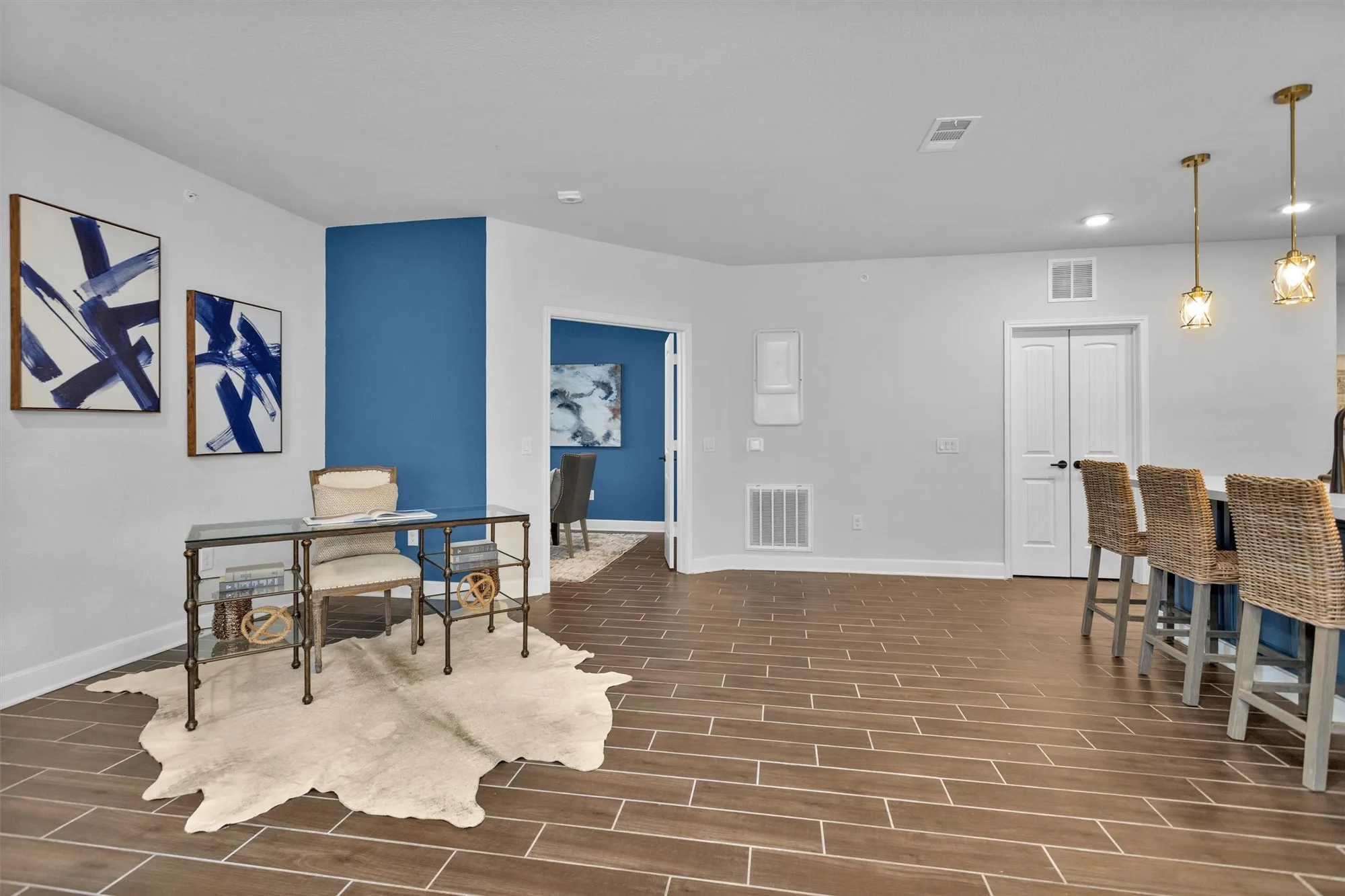 Property Slideshow image 12 of 37 | 6804 westview dr apt 2207, Houston, TX, 77055