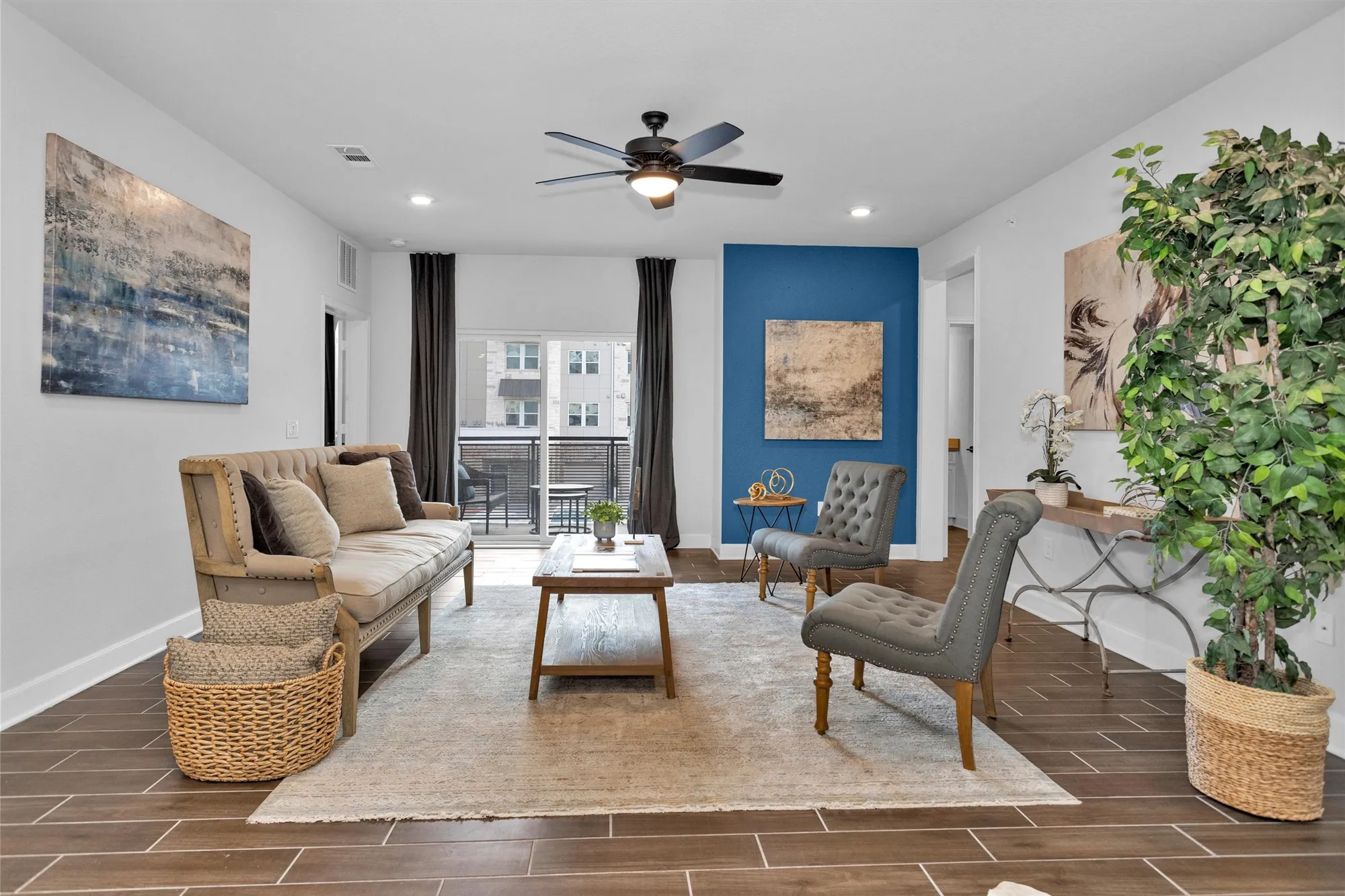 Property Slideshow image 13 of 37 | 6804 westview dr apt 2207, Houston, TX, 77055