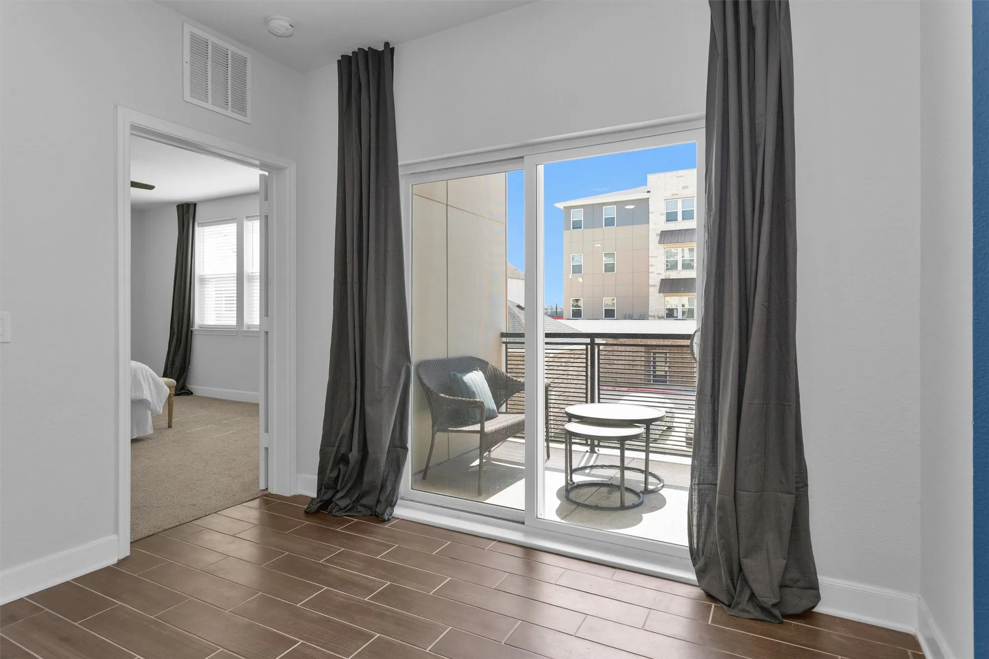 Property Slideshow image 26 of 37 | 6804 westview dr apt 2207, Houston, TX, 77055