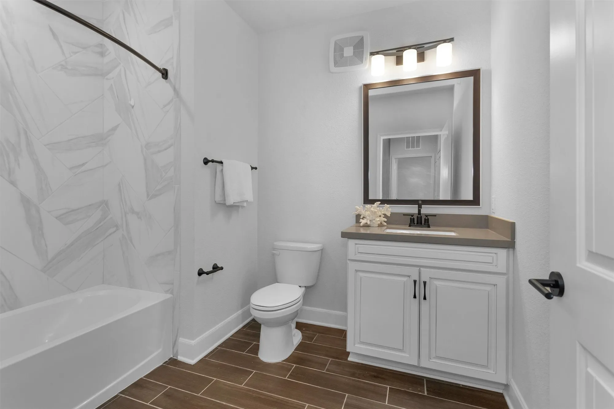 Property Slideshow image 21 of 37 | 6804 westview dr apt 2207, Houston, TX, 77055