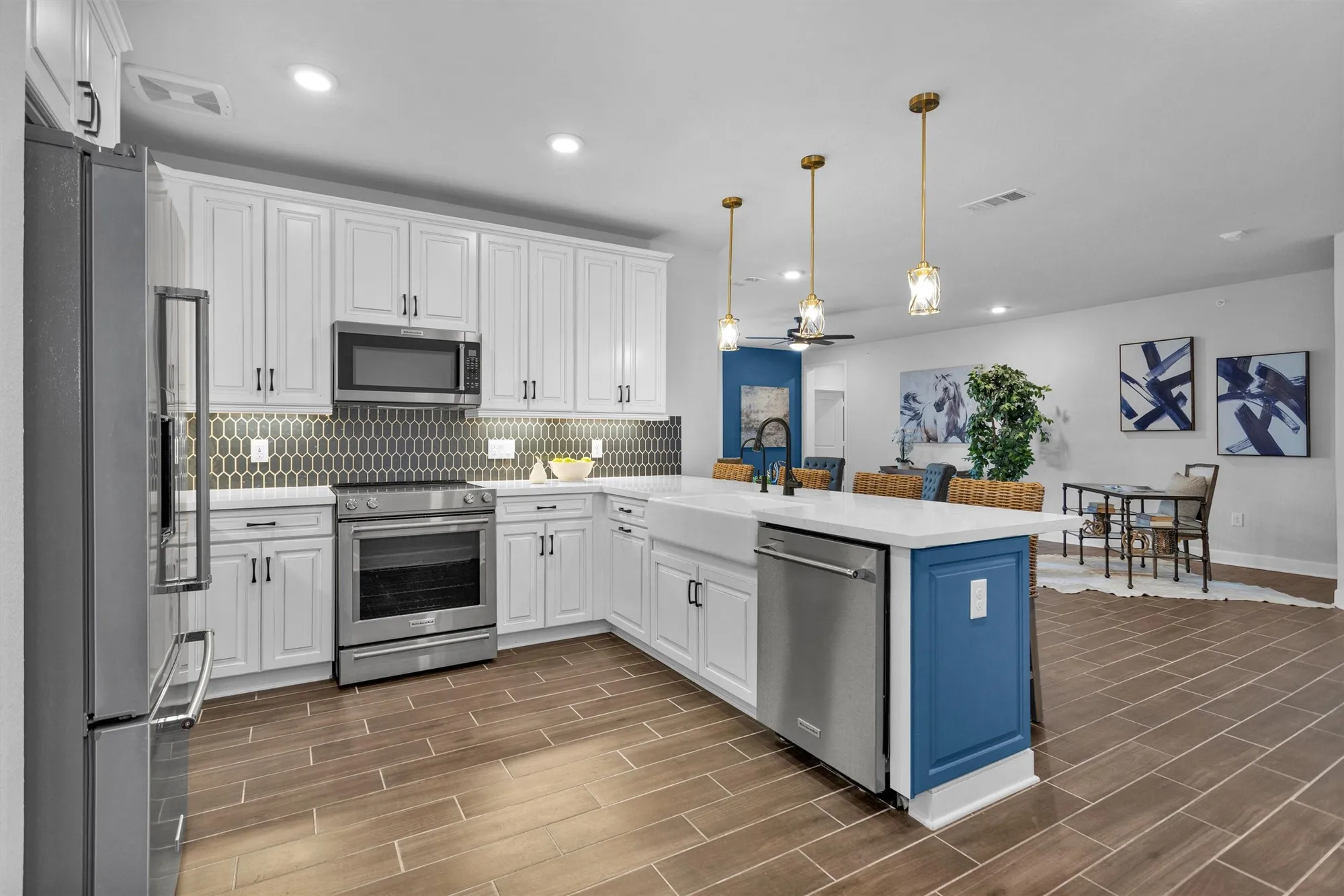 Property Slideshow image 4 of 37 | 6804 westview dr apt 2207, Houston, TX, 77055