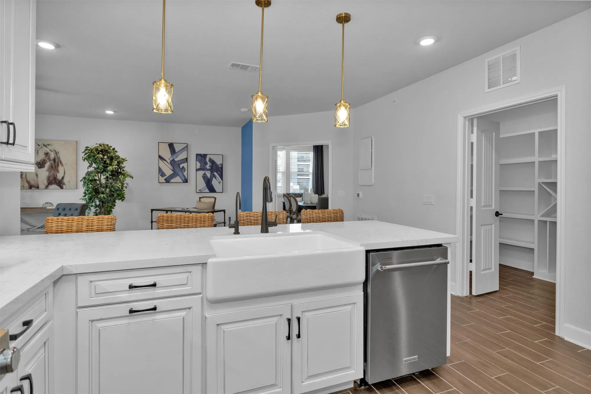 Property Slideshow image 6 of 37 | 6804 westview dr apt 2207, Houston, TX, 77055