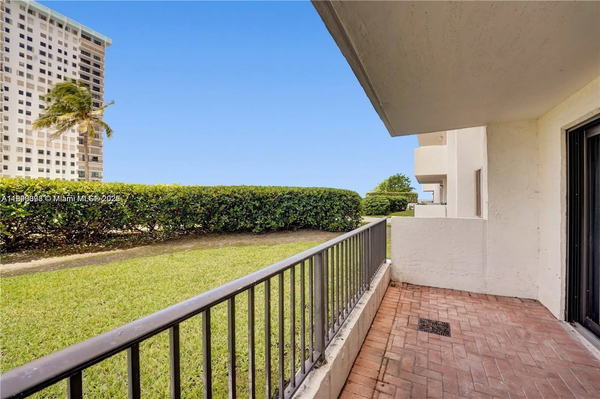 Property Slideshow image 15 of 41 | 1201 s ocean dr apt 405s, Hollywood, FL, 33019