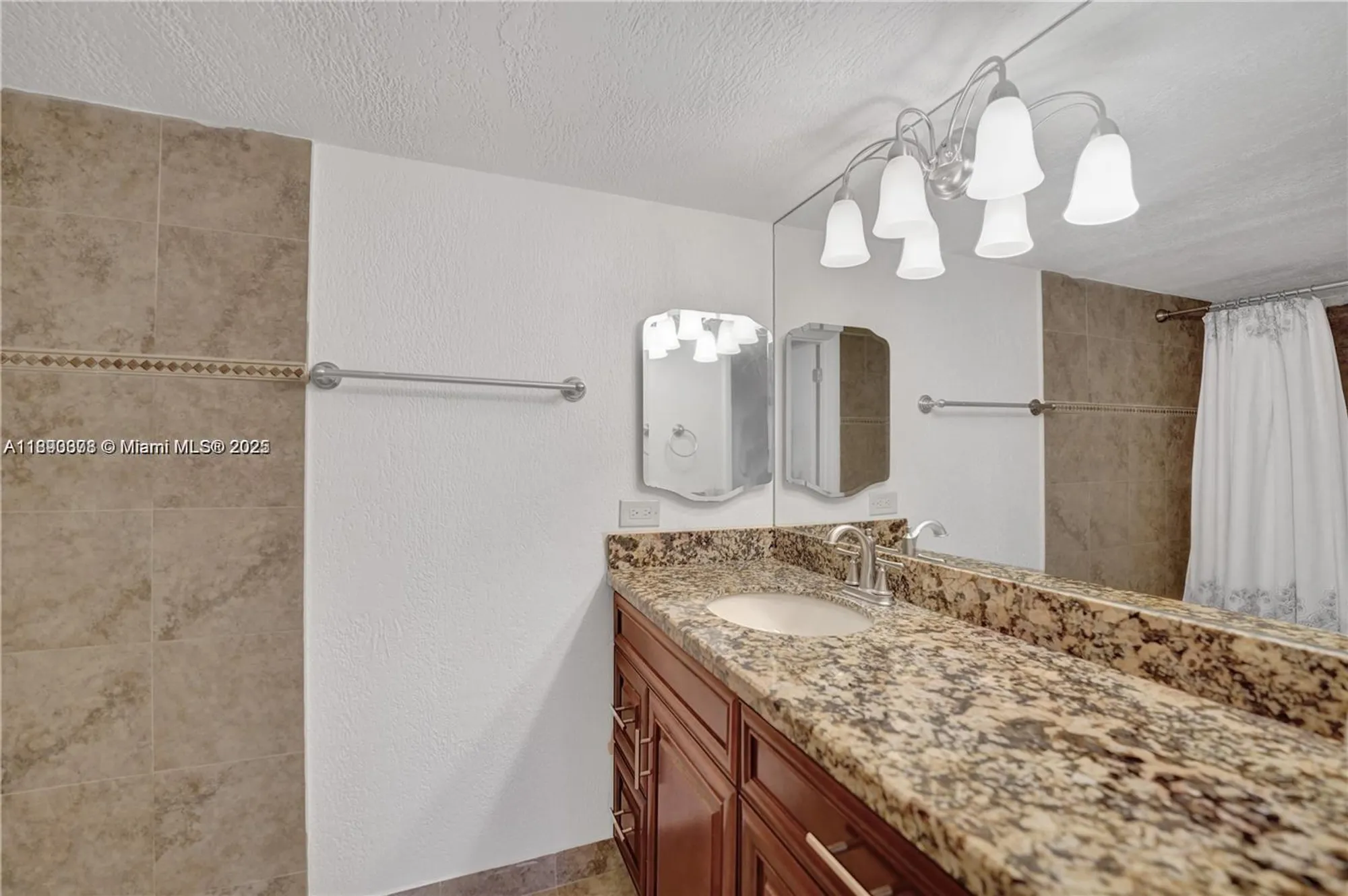 Property Slideshow image 13 of 41 | 1201 s ocean dr apt 405s, Hollywood, FL, 33019