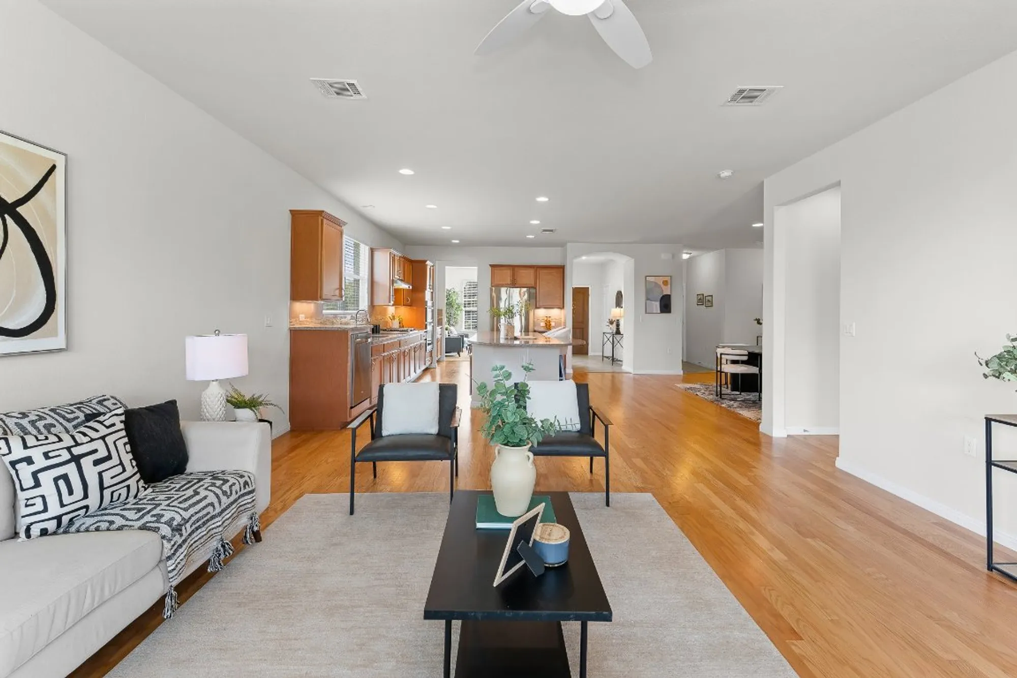 Property Slideshow image 14 of 39 | 608 kite ridge st, Georgetown, TX, 78633