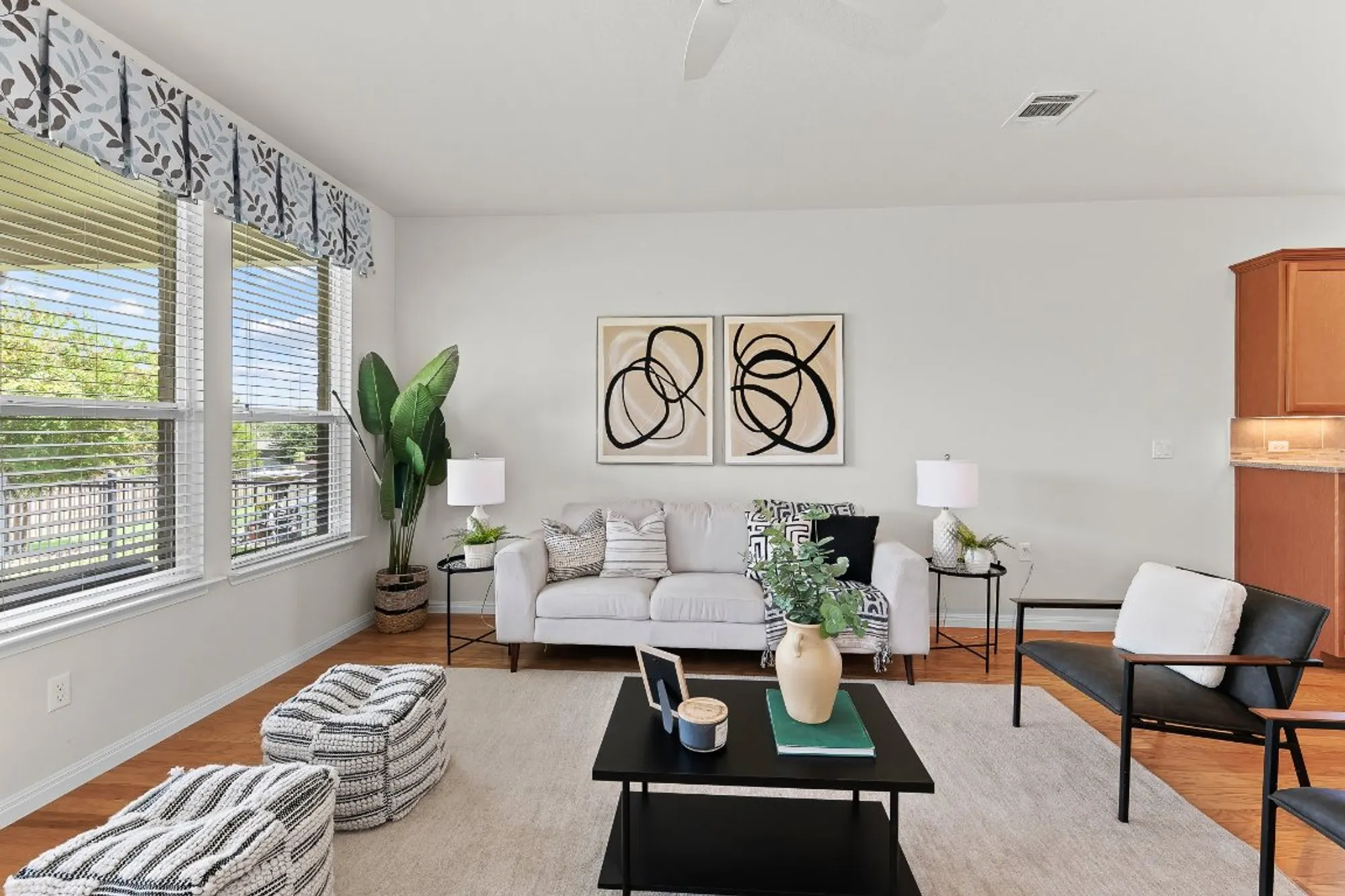 Property Slideshow image 12 of 39 | 608 kite ridge st, Georgetown, TX, 78633