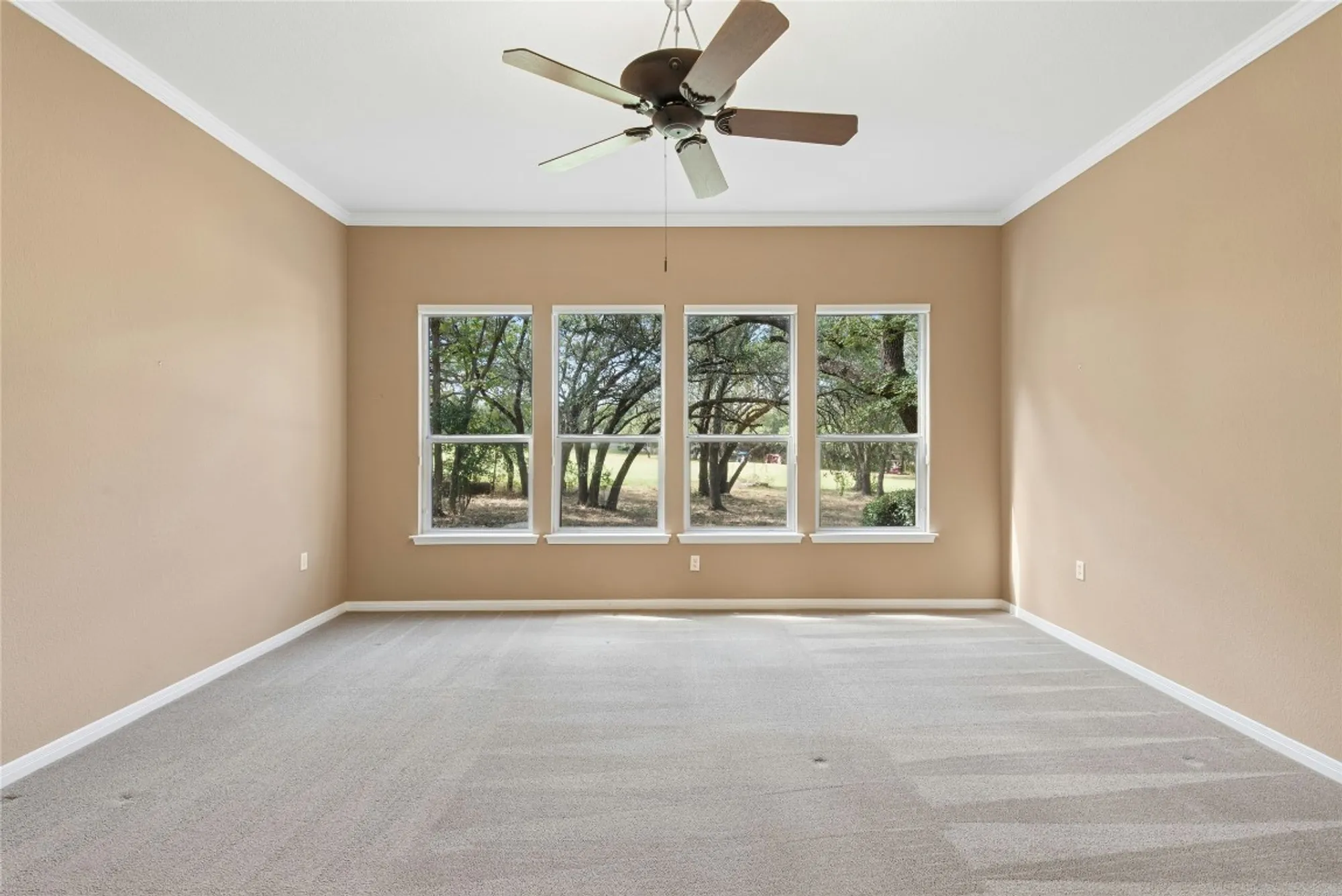 Property Slideshow image 16 of 40 | 115 golf view dr, Georgetown, TX, 78633