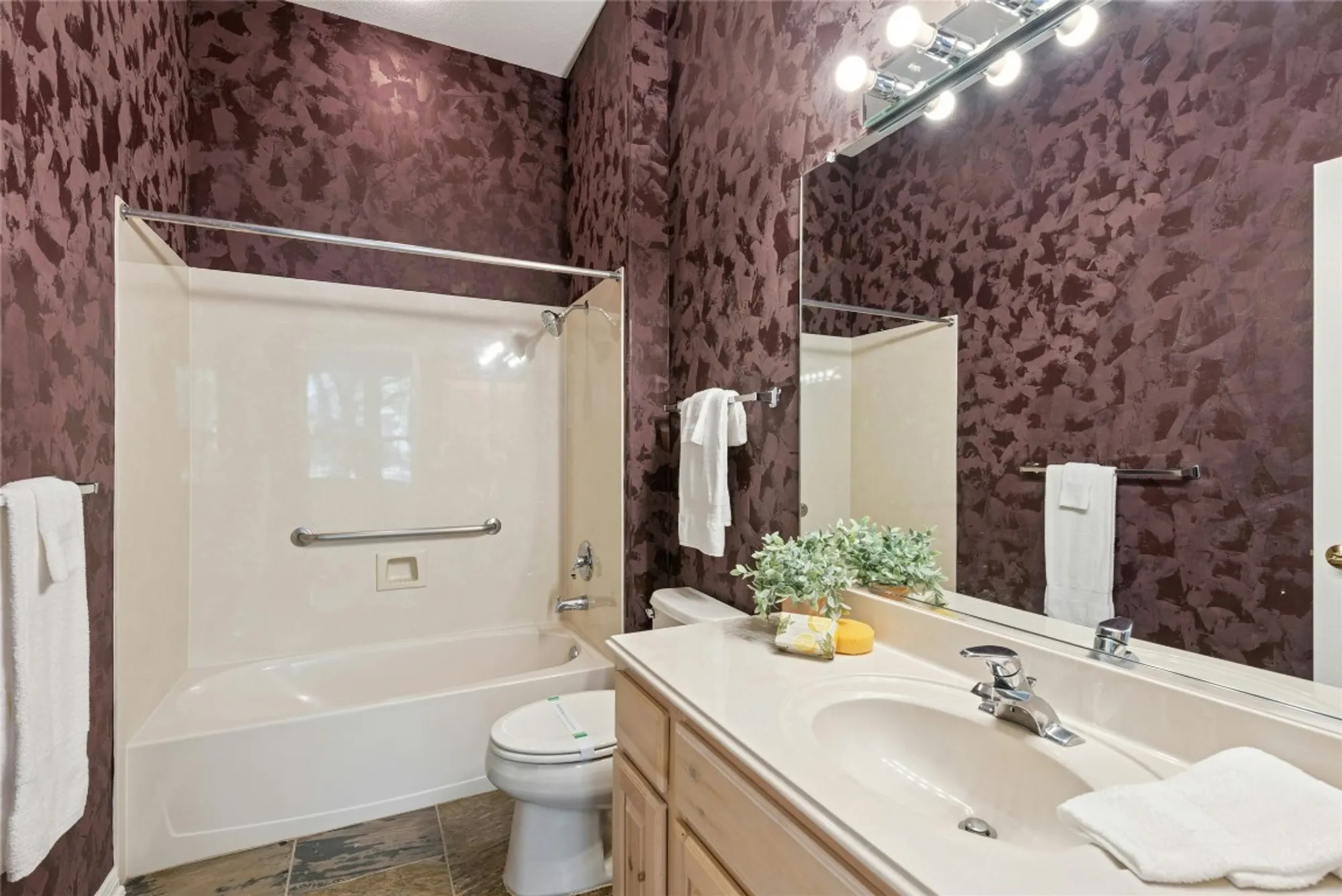 Property Slideshow image 24 of 40 | 115 golf view dr, Georgetown, TX, 78633