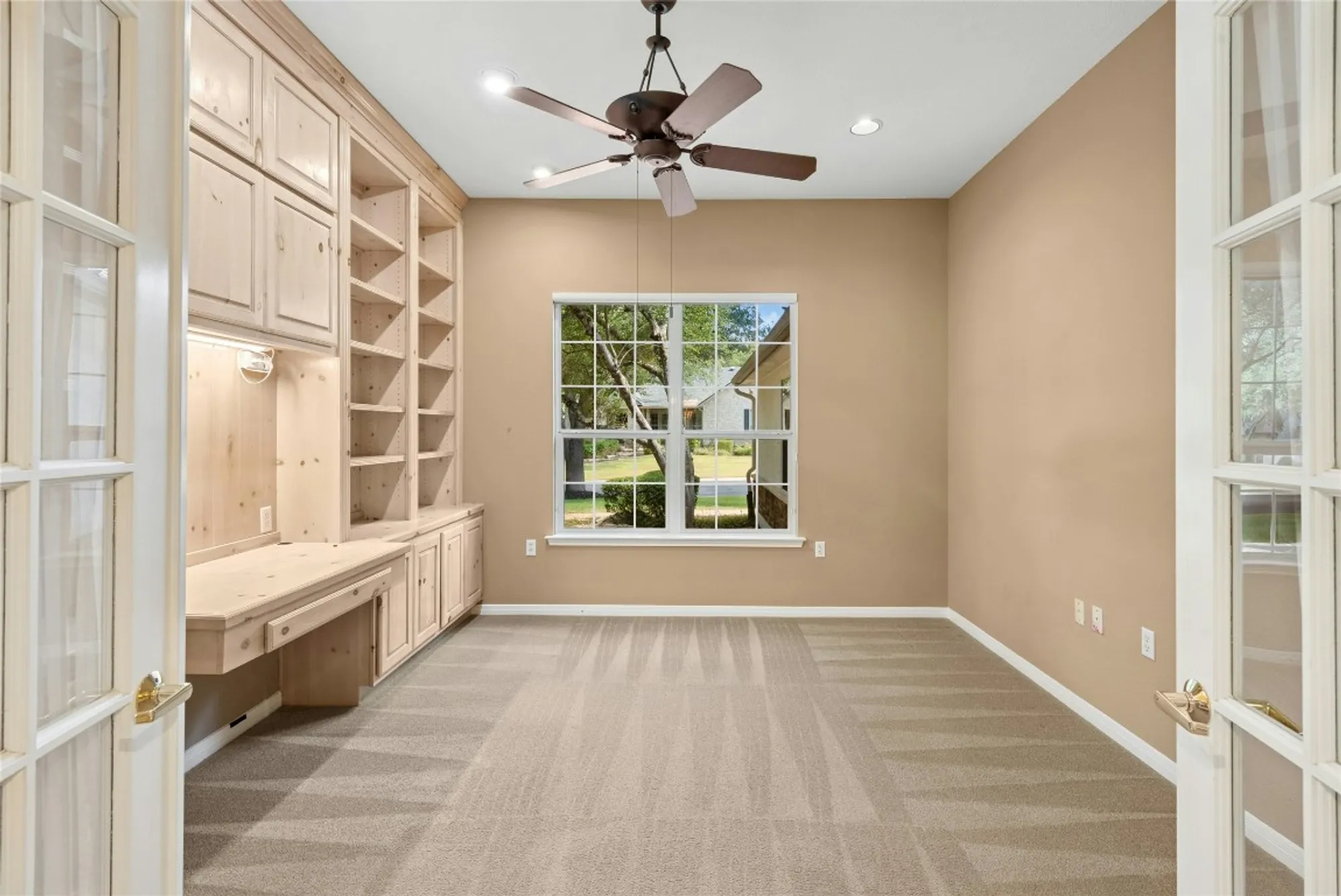 Property Slideshow image 25 of 40 | 115 golf view dr, Georgetown, TX, 78633