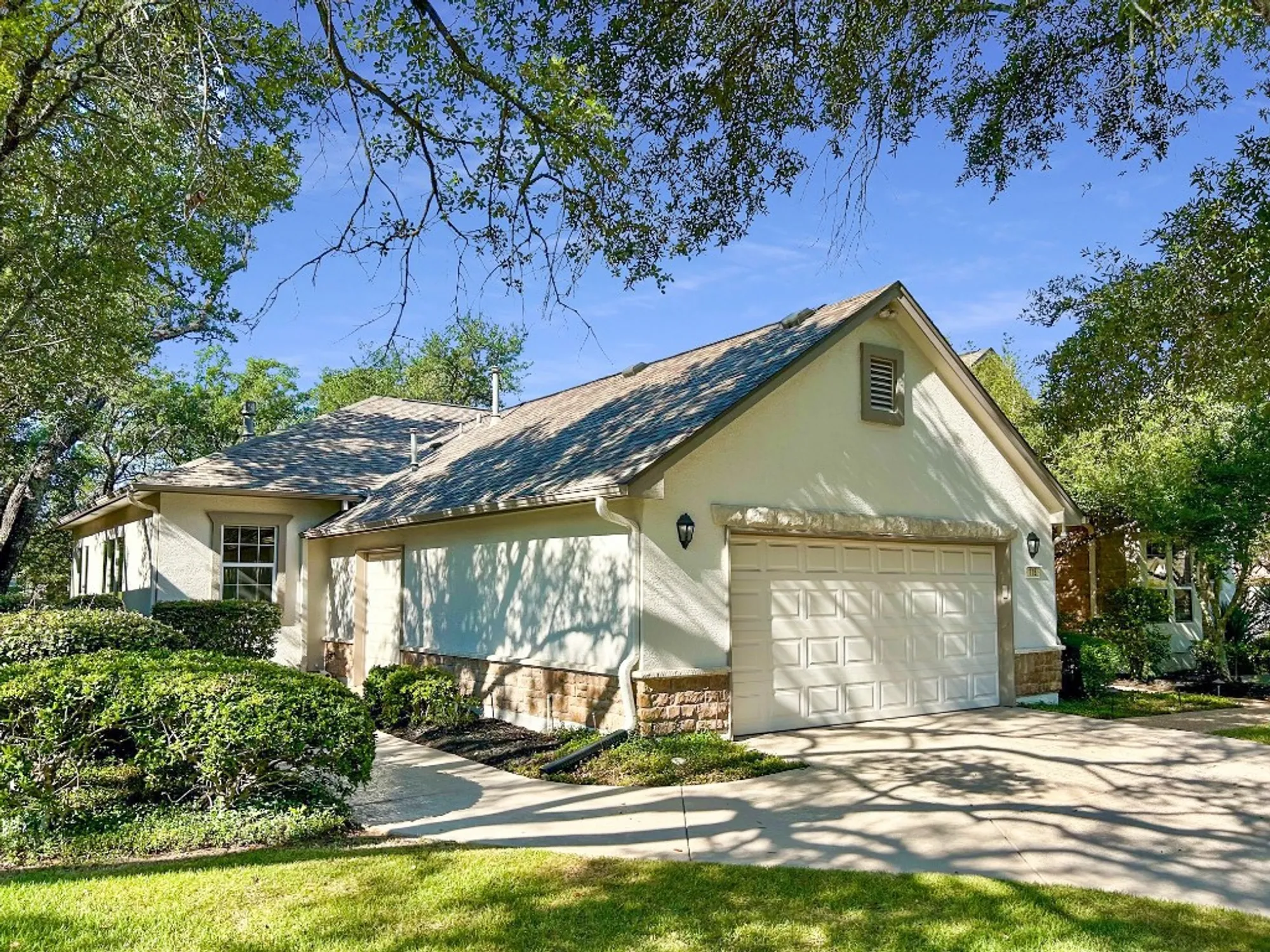 Property Slideshow image 2 of 40 | 115 golf view dr, Georgetown, TX, 78633